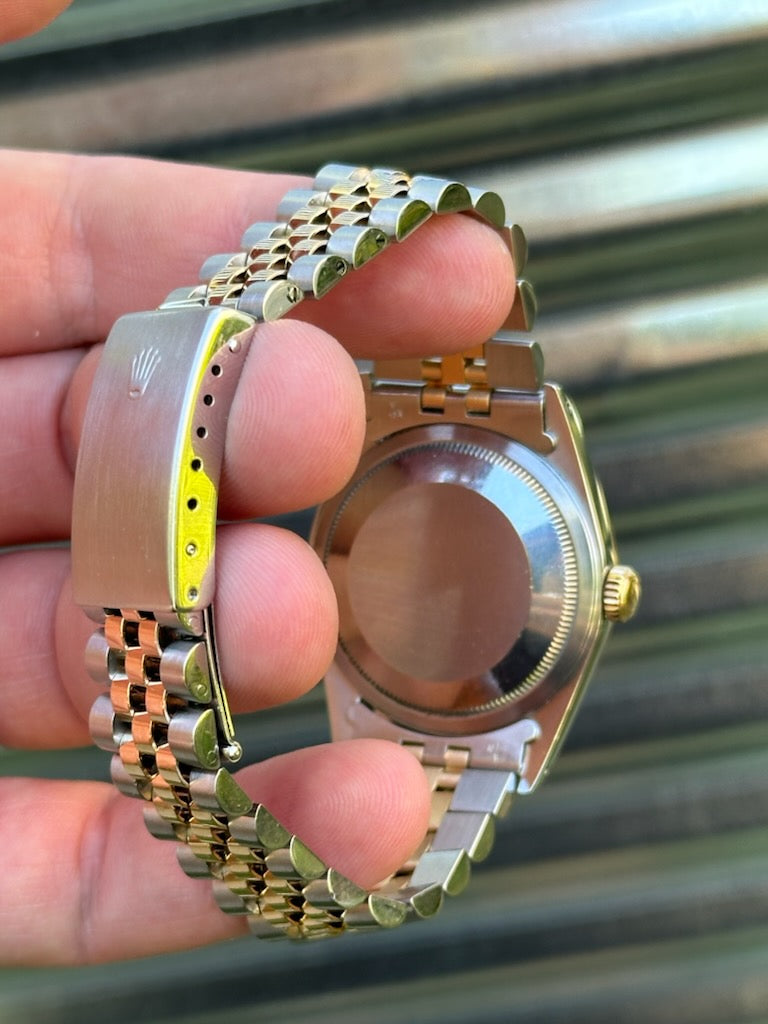 Rolex Datejust 36mm “Champagne Diamond Dial” Ref.16233 Box & Papers