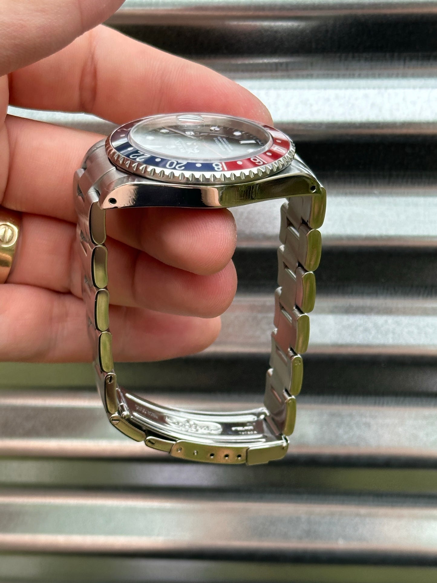 Rolex GMT Master II “Pepsi” 40mm Ref.16710 Box & Paper
