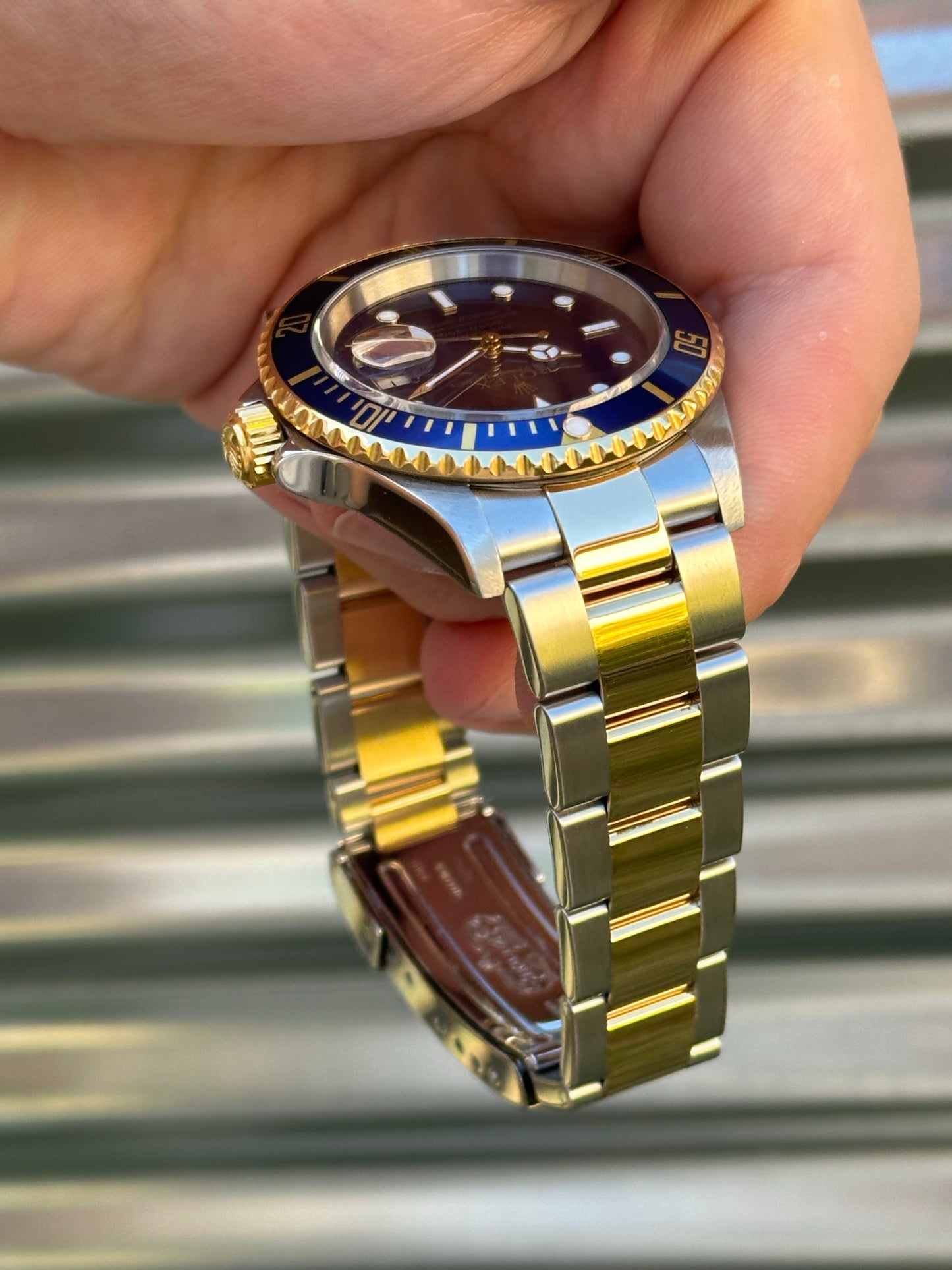 Rolex Submariner Date “Bluesy” 40mm Ref.16613 Box & Papers