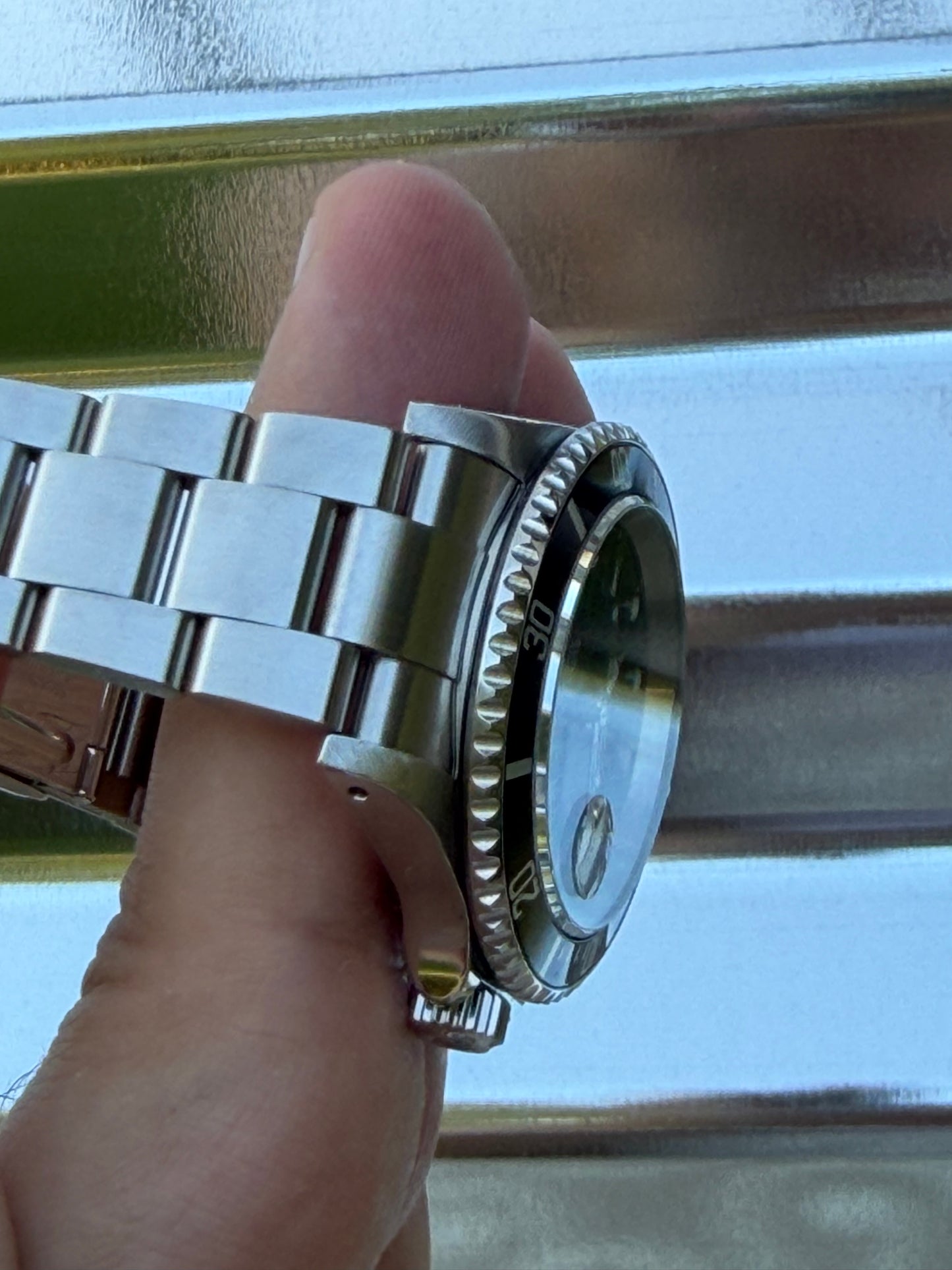 Rolex Submariner Date 40mm Ref.16610 Box & Papers
