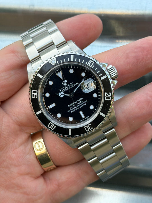 Rolex Submariner Date 40mm Ref.16610 Box & Papers