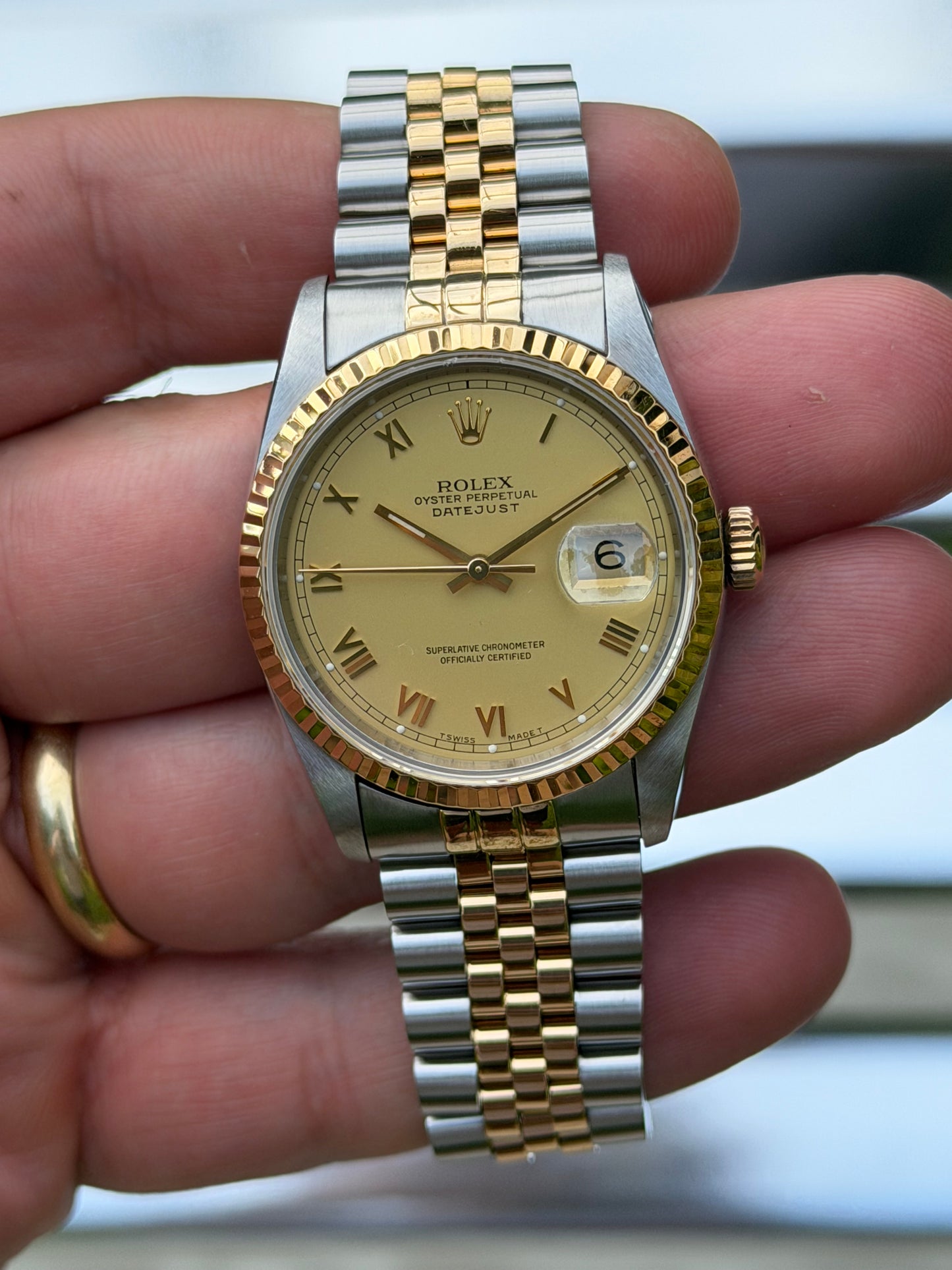 Rolex Datejust “Champagne Roman Numeral Dial”36mm Ref.16233 Box & Papers