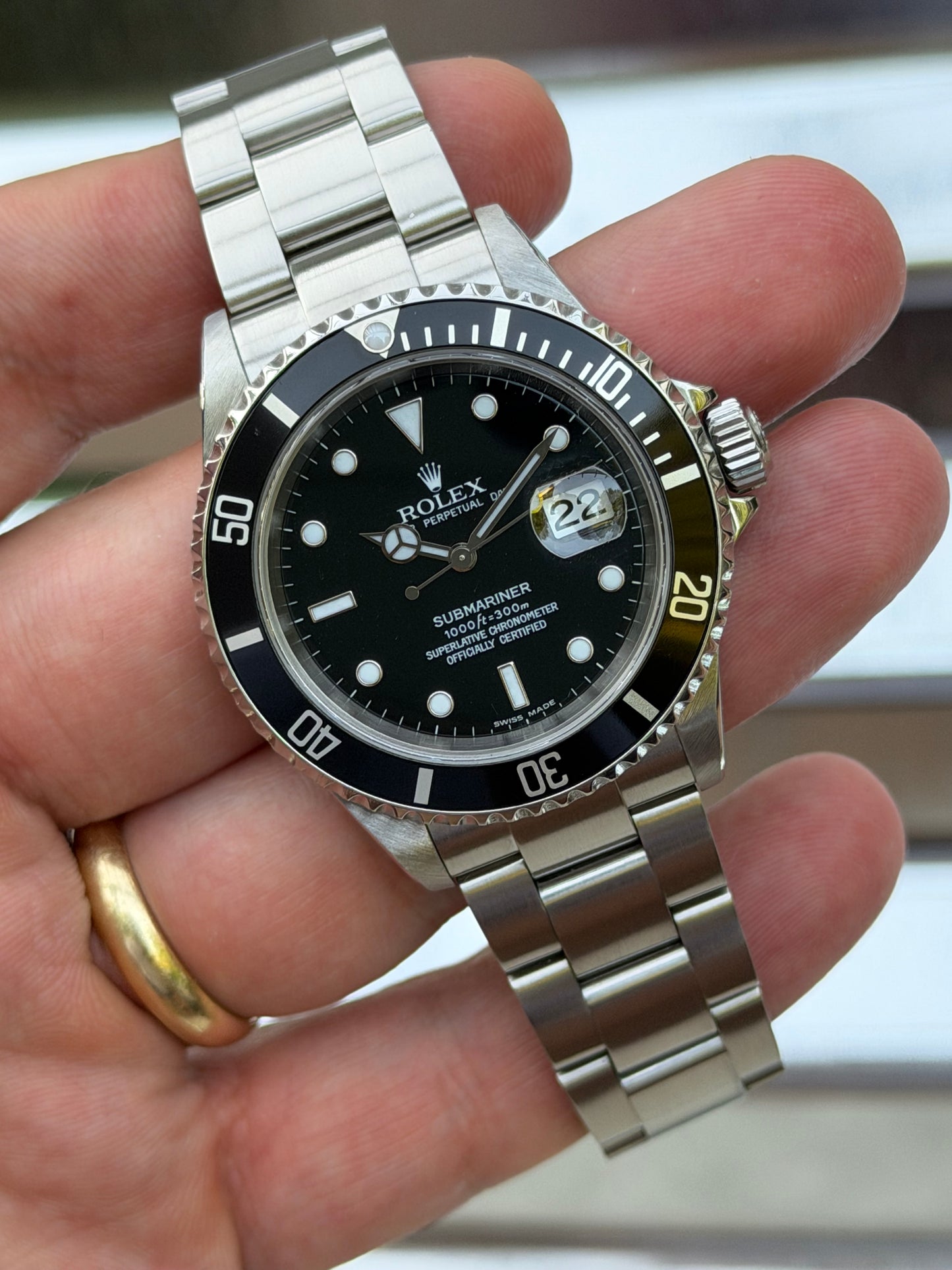 Rolex Submariner Date 40mm Ref.16610 Box & Papers