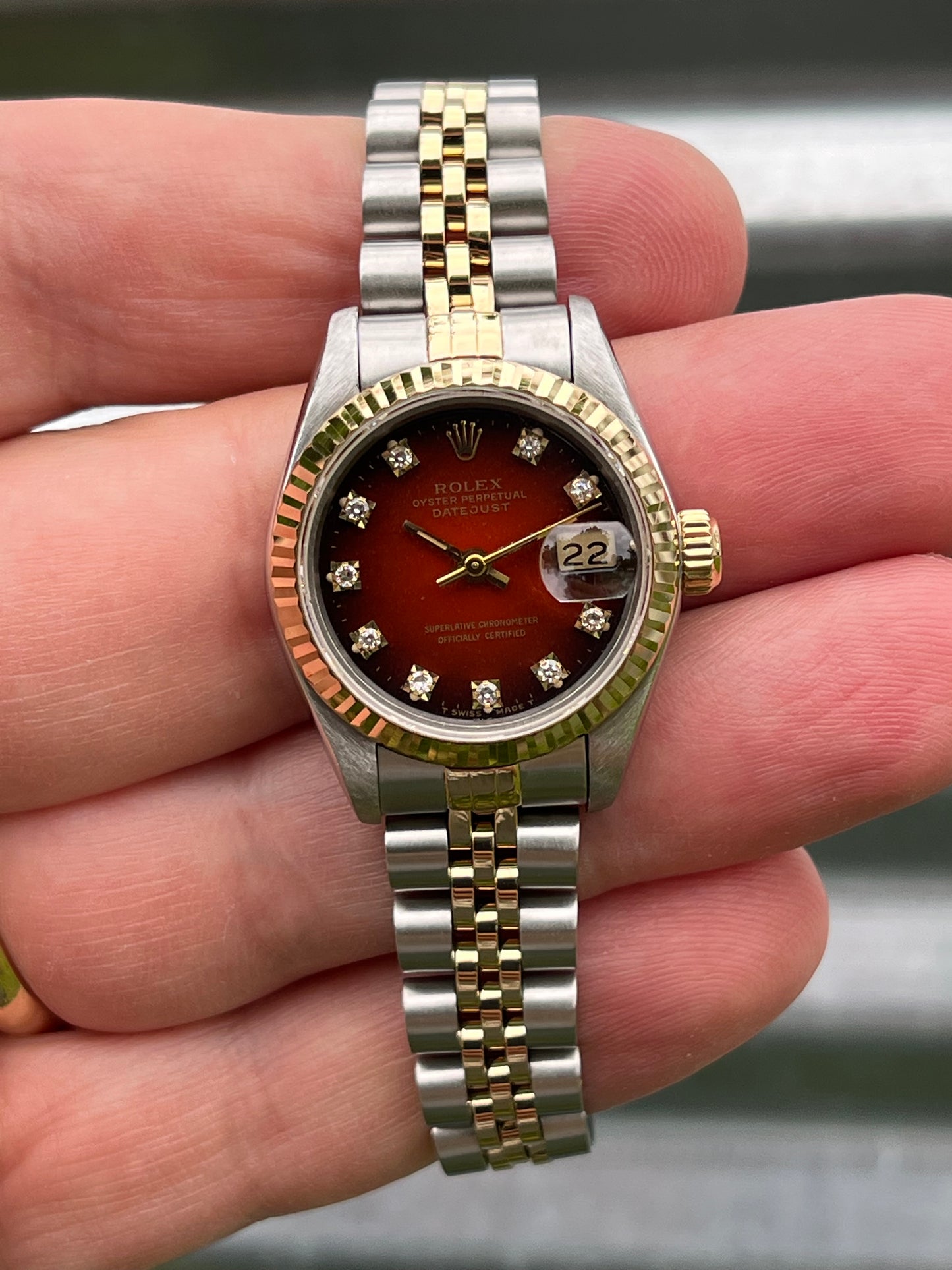Rolex Lady Datejust “Red Vignette Diamond Dial”26mm Ref.69173 Box & Papers