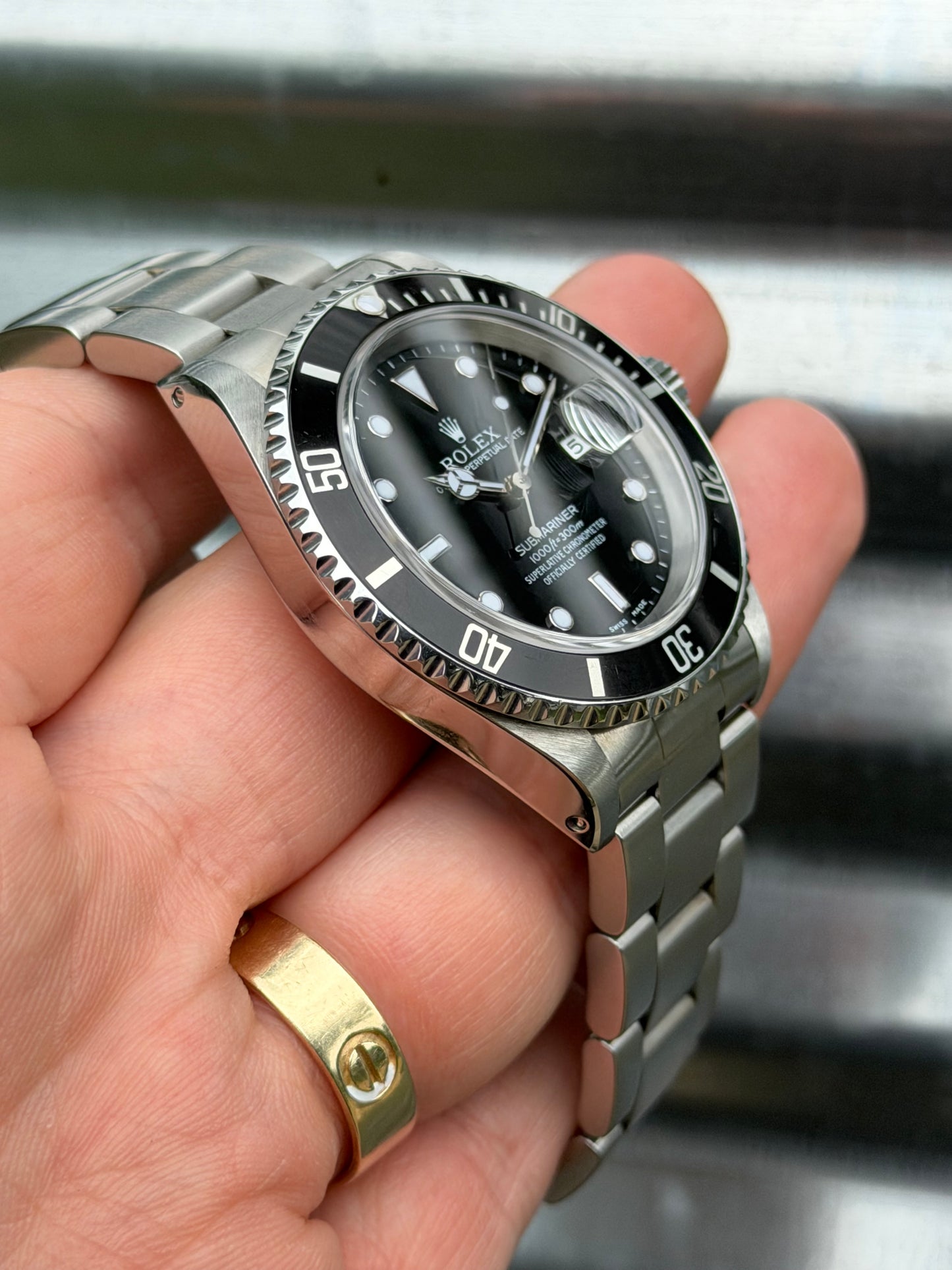 Rolex Submariner Date 40mm Ref.16610 Box & Papers