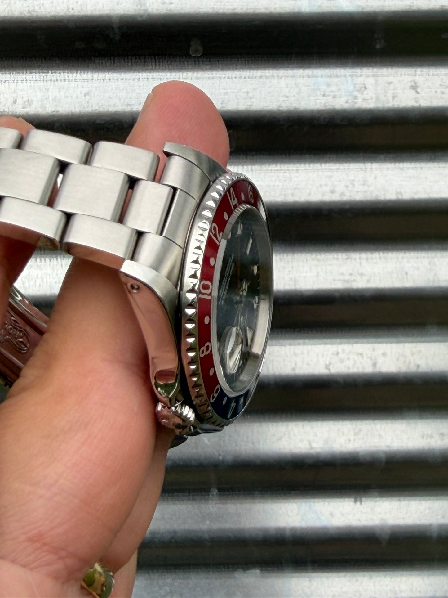 Rolex GMT Master II “Pepsi” 40mm Ref.16710 Box & Papers