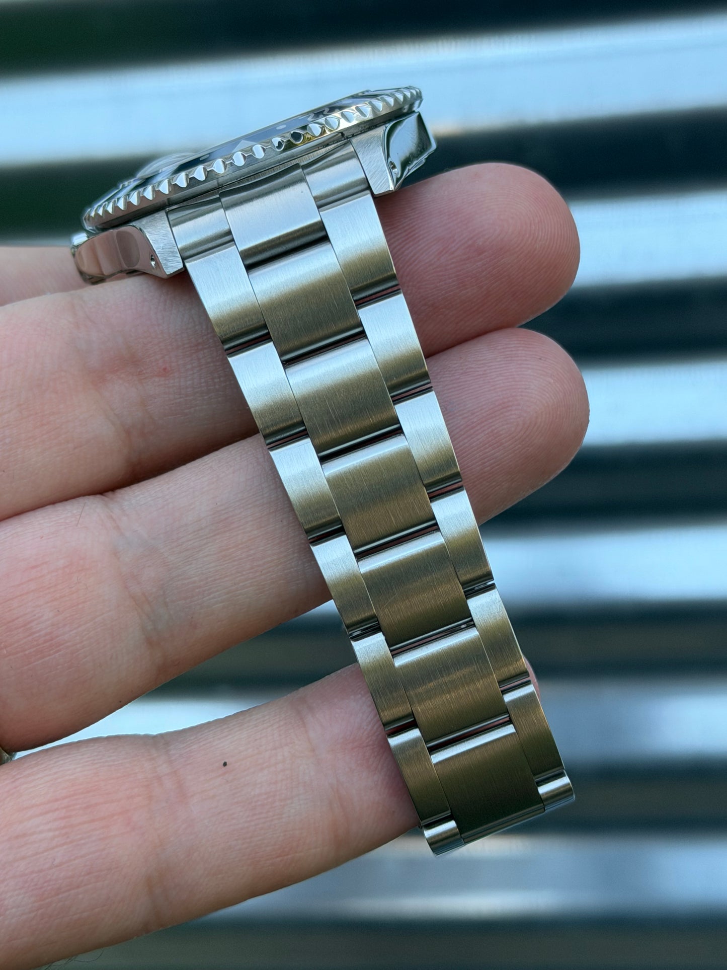 Rolex GMT Master II “Pepsi”40mm Ref.16710 Box & Papers