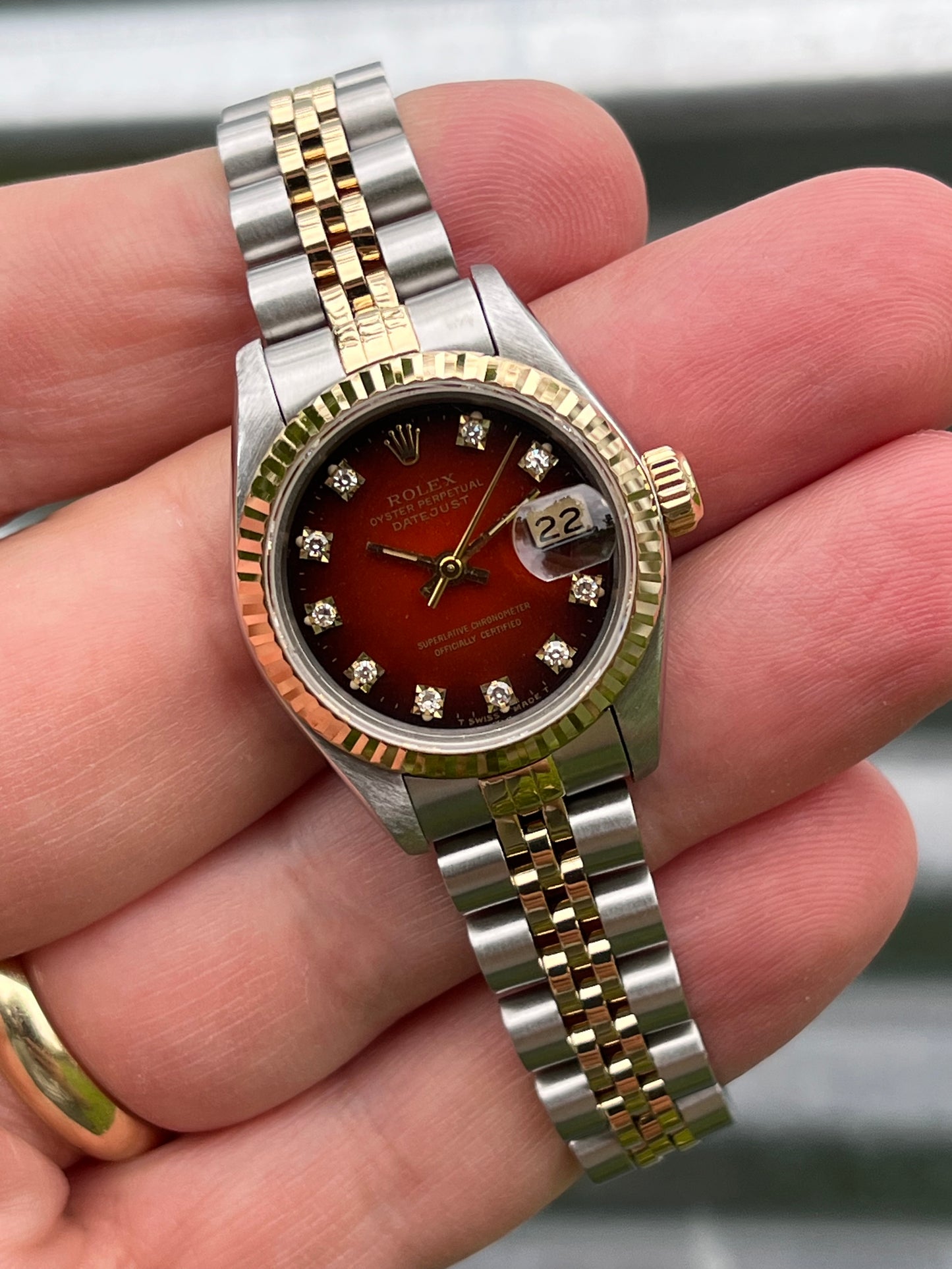 Rolex Lady Datejust “Red Vignette Diamond Dial”26mm Ref.69173 Box & Papers