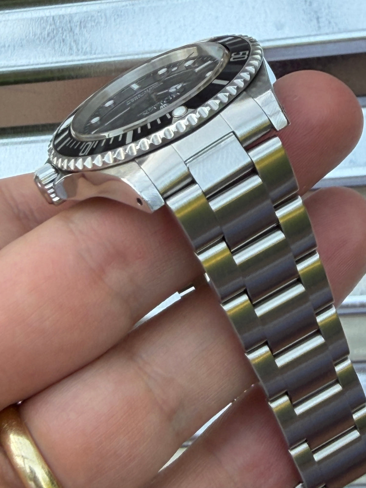 Rolex Submariner No Date 40mm Ref.14060M Box & Papers