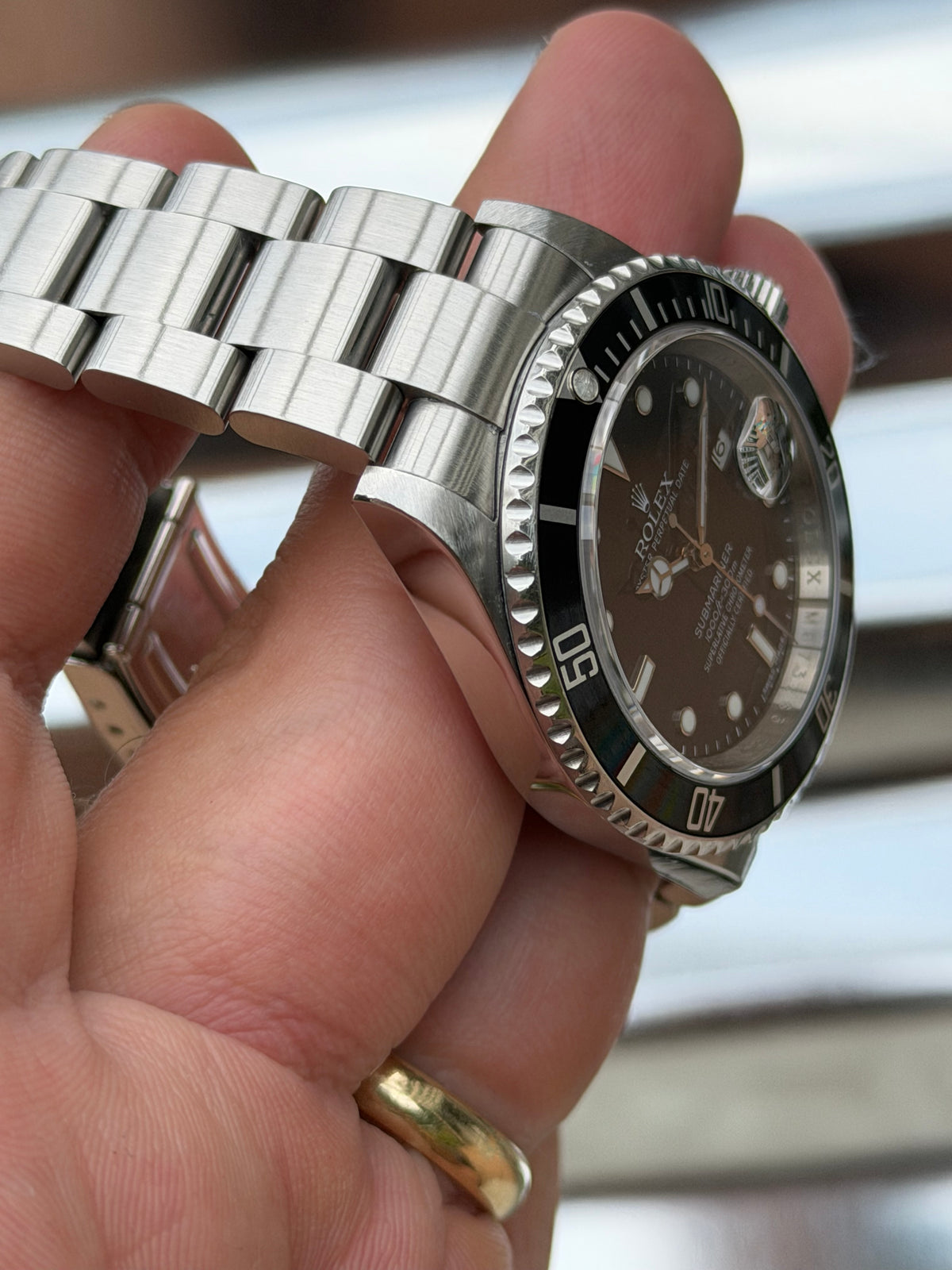 Rolex Submariner Date 40mm Ref.16610 Box & Papers Engraved Rehaut