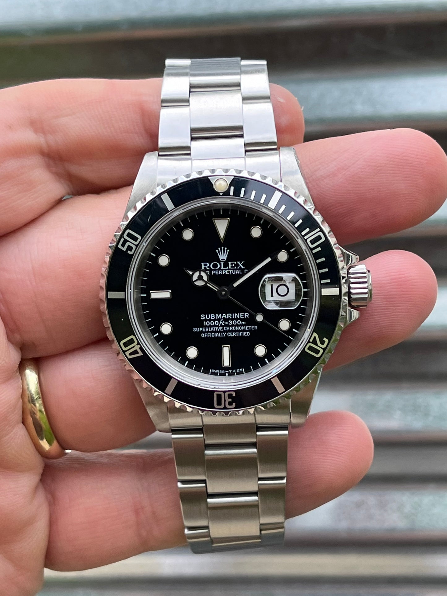 Rolex Submariner Date 40mm Ref.16610 Box & Papers & Rolex Service Card