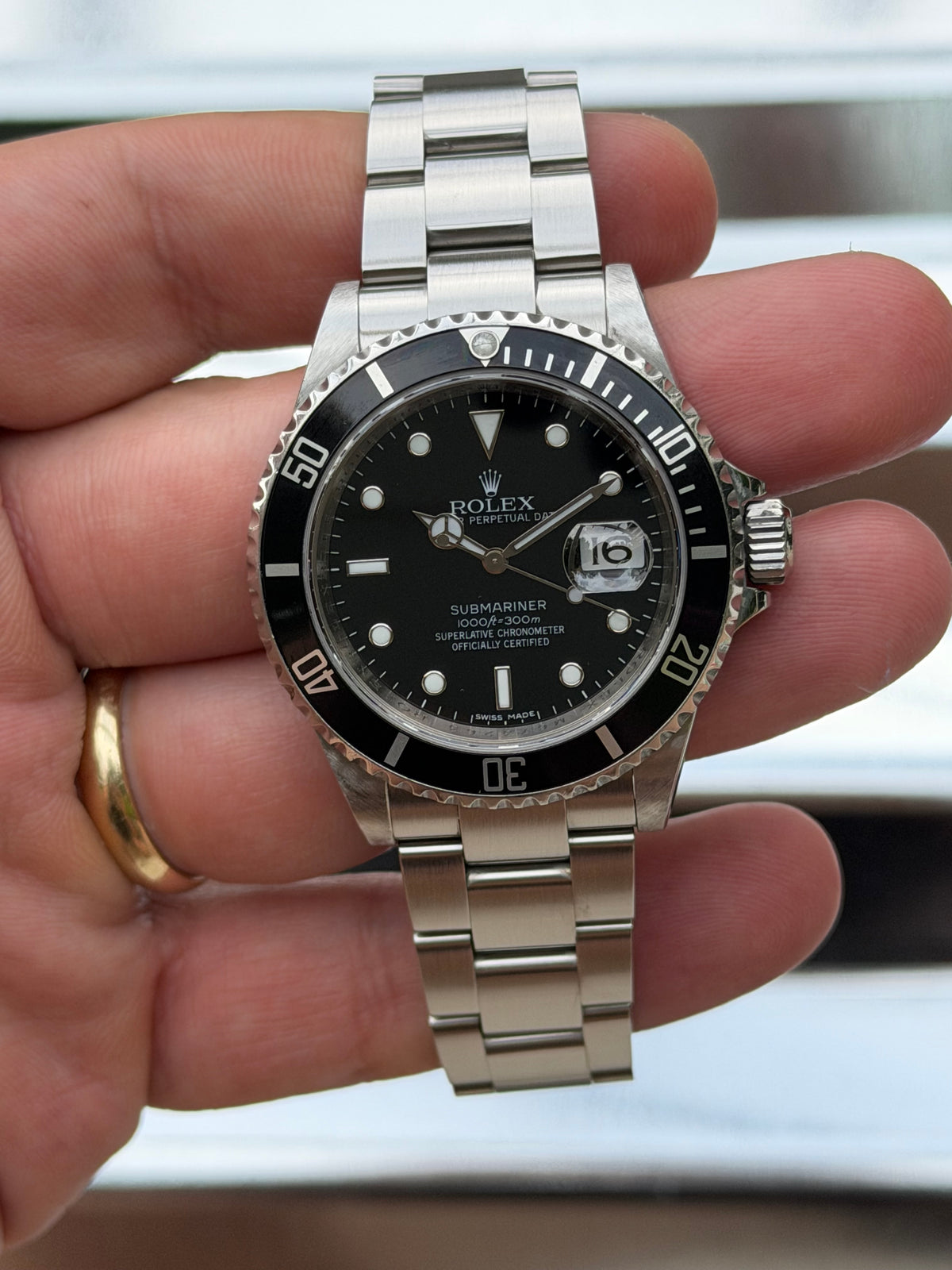 Rolex Submariner Date 40mm Ref.16610 Box & Papers Engraved Rehaut