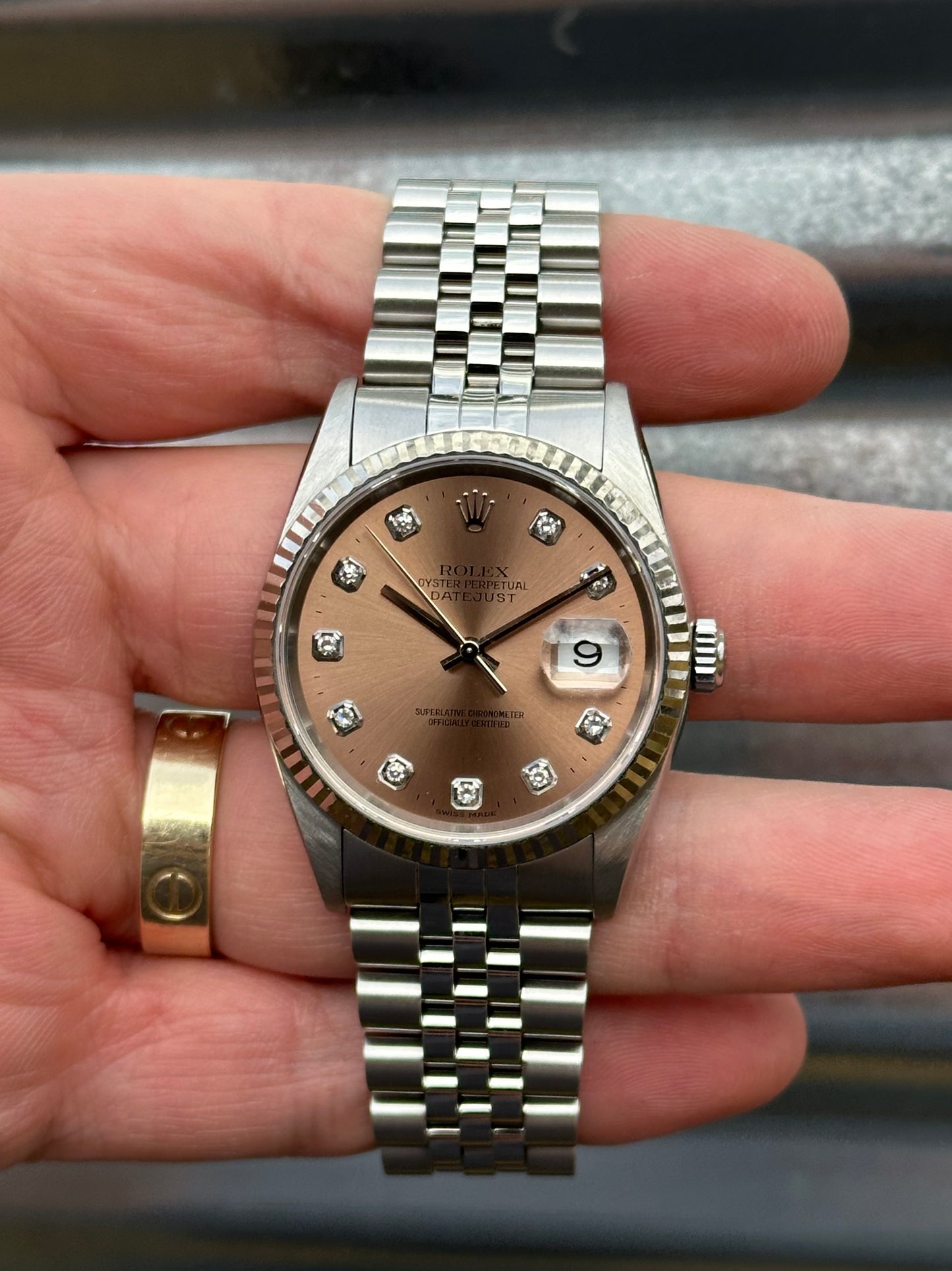 Rolex Datejust “Salmon Diamond Dial” 36mm Ref.16234 Box & Papers