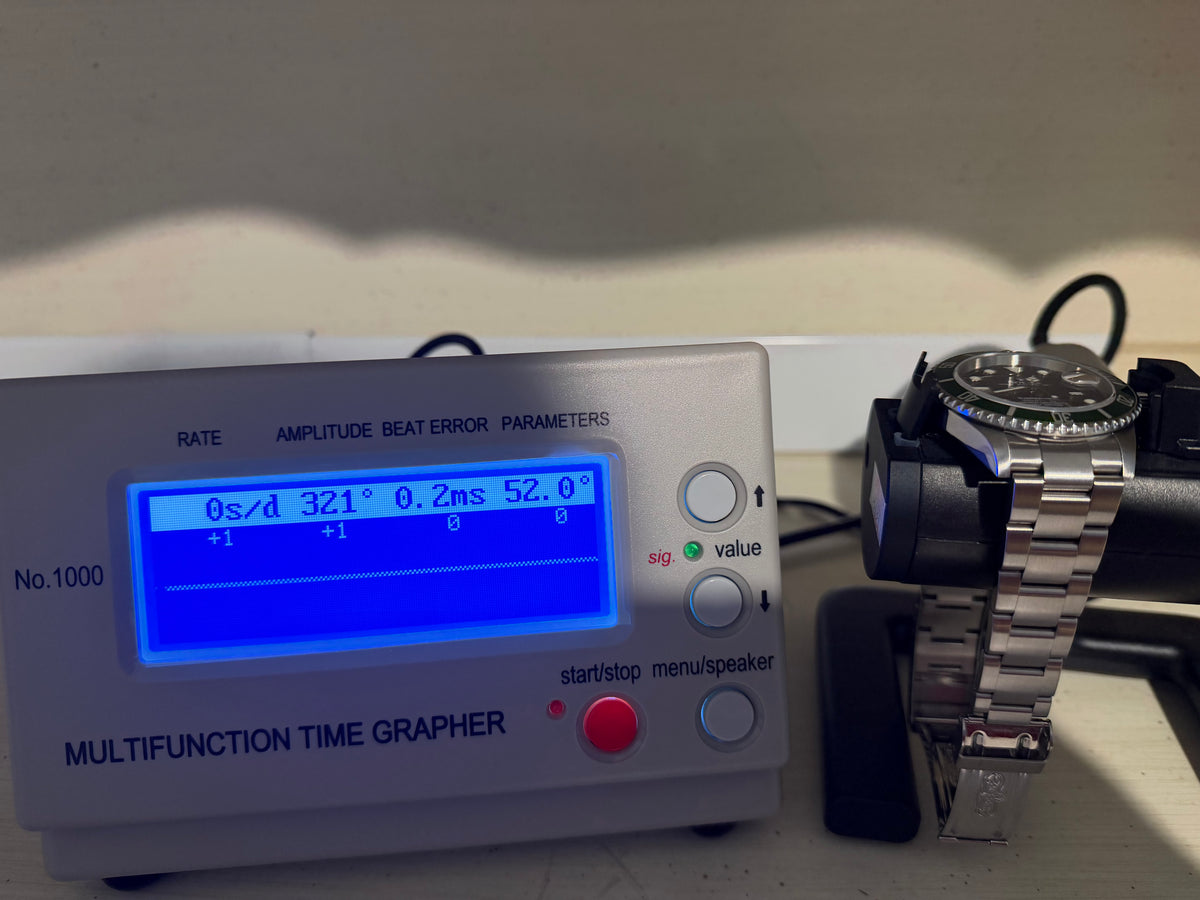 Rolex Submariner Date “Kermit” 40mm Ref.16610LV Box & Papers