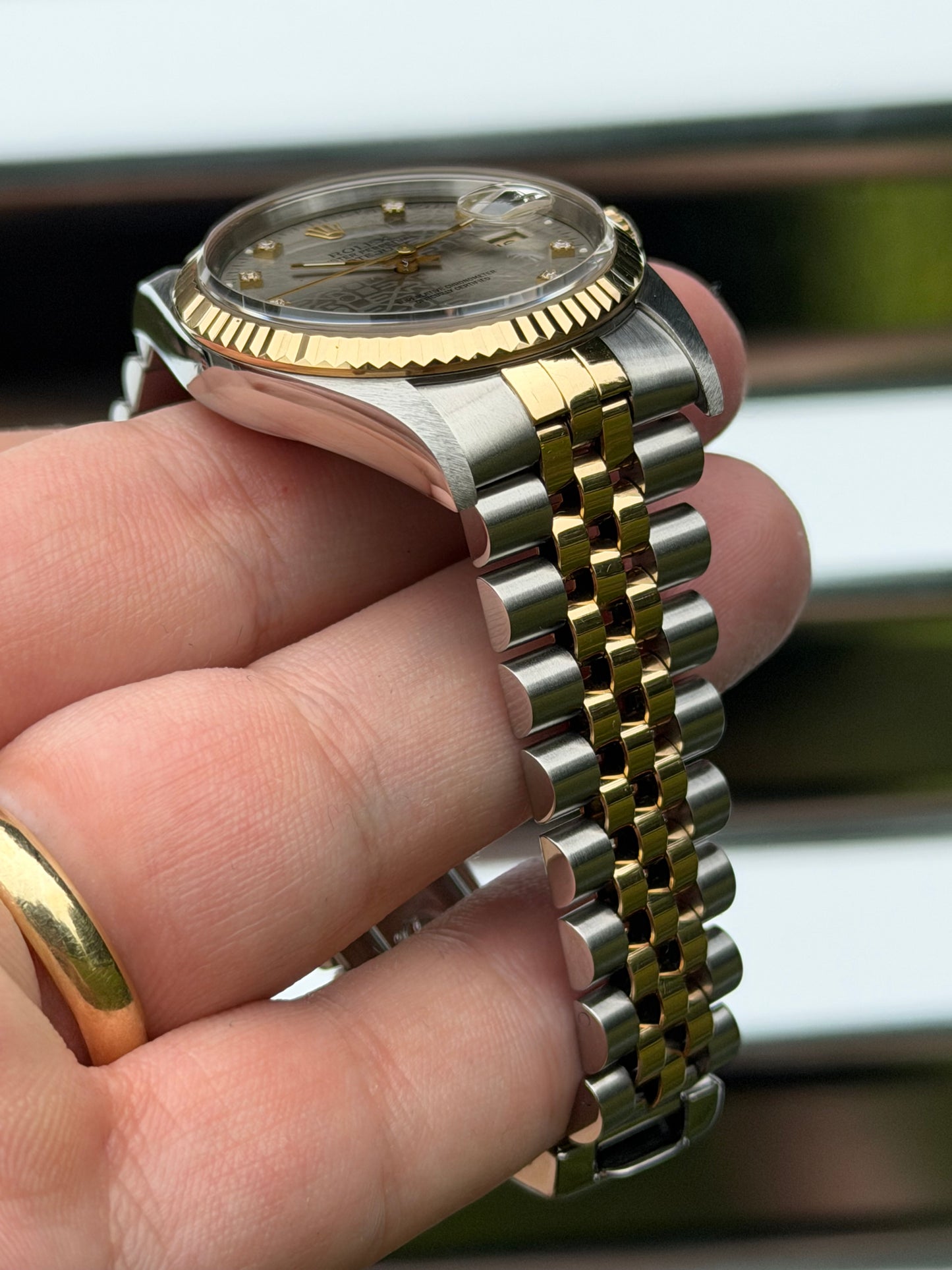 Rolex Datejust “Anniversary Diamond Dial” 36mm Ref.16233 Box & Papers