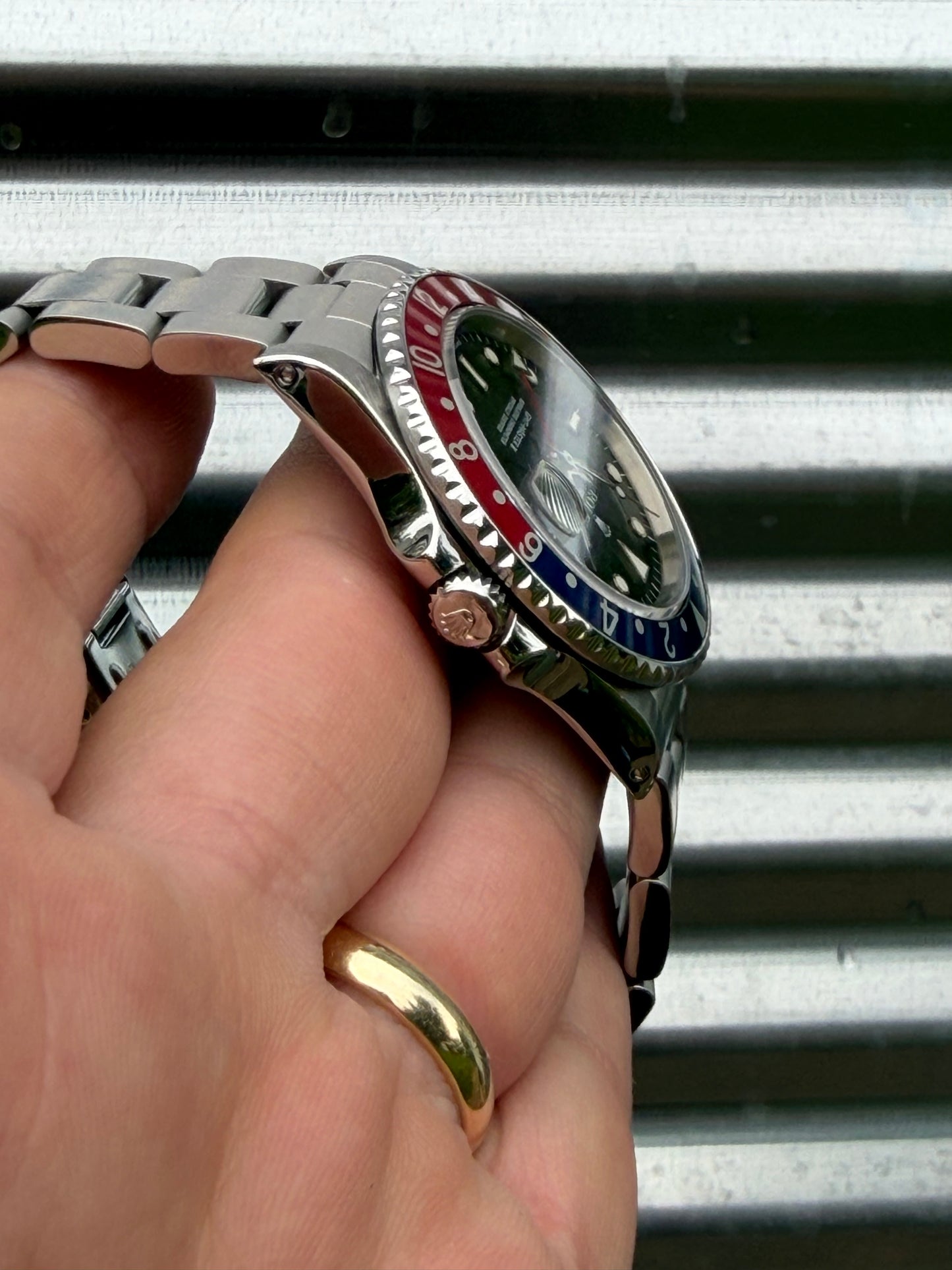Rolex GMT Master II “Pepsi” 40mm Ref.16710 Box & Papers