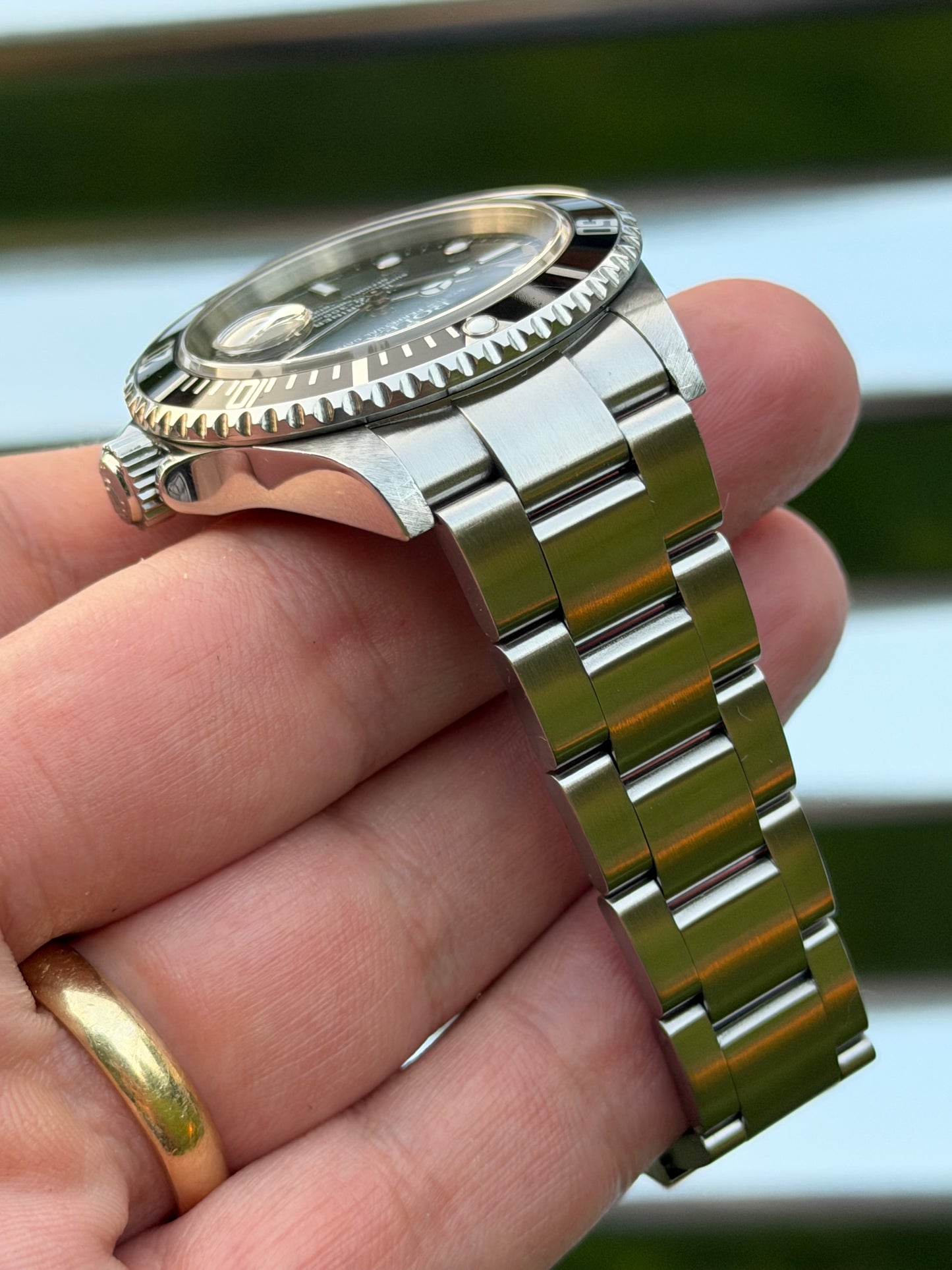 Rolex Submariner Date 40mm Ref.16610 Box & Papers