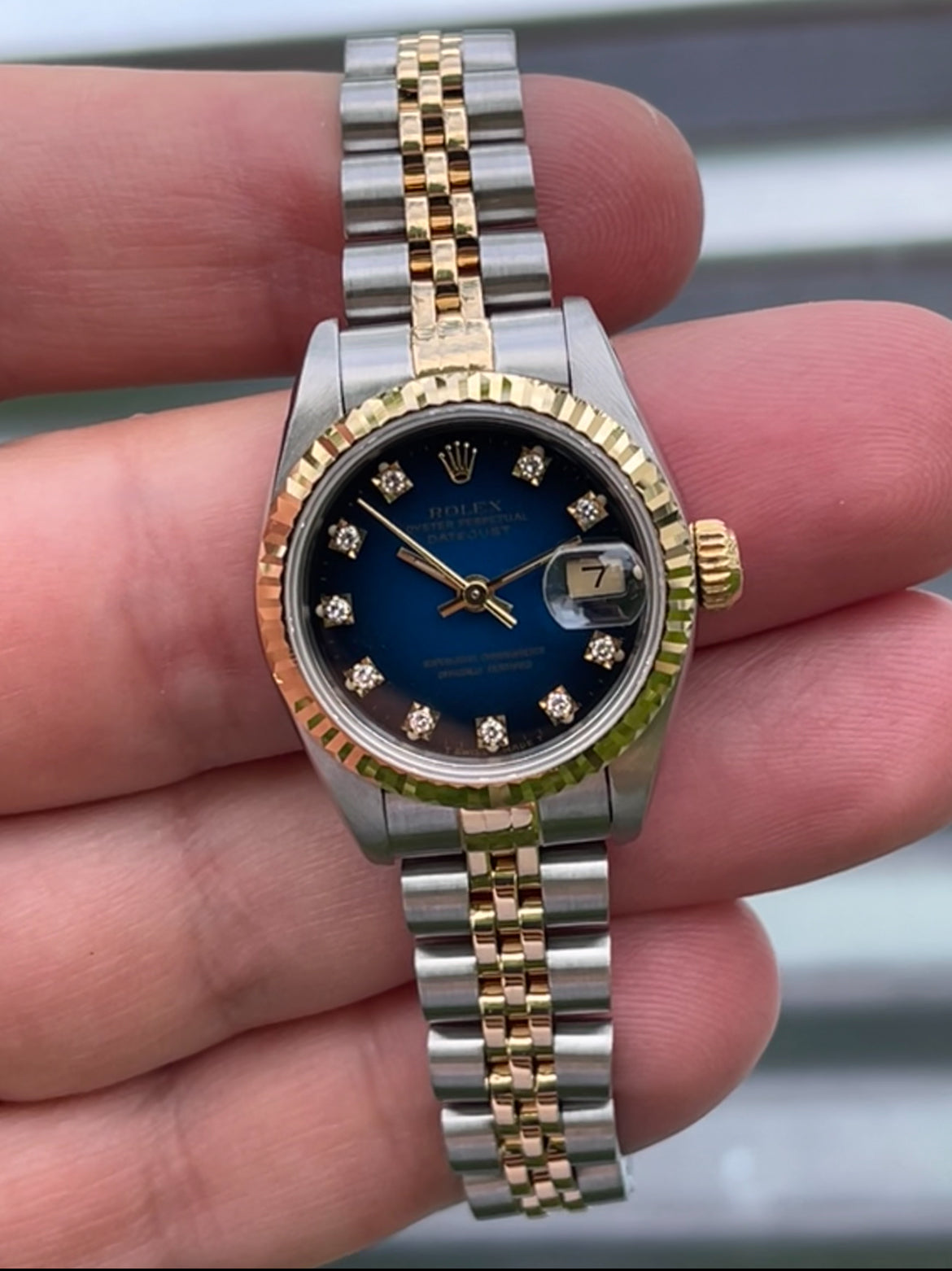 Rolex Lady Datejust 26mm Ref.69173 Box & Papers “Blue Vignette Diamond Dial”
