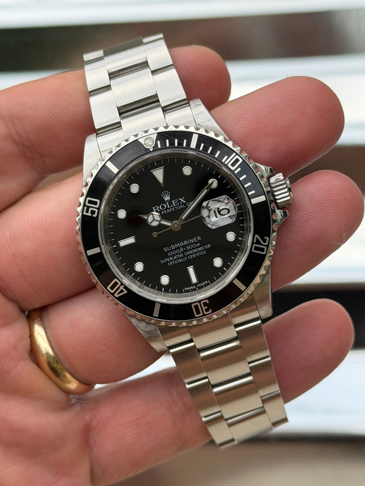 Rolex Submariner Date 40mm Ref.16610 Box & Papers Engraved Rehaut