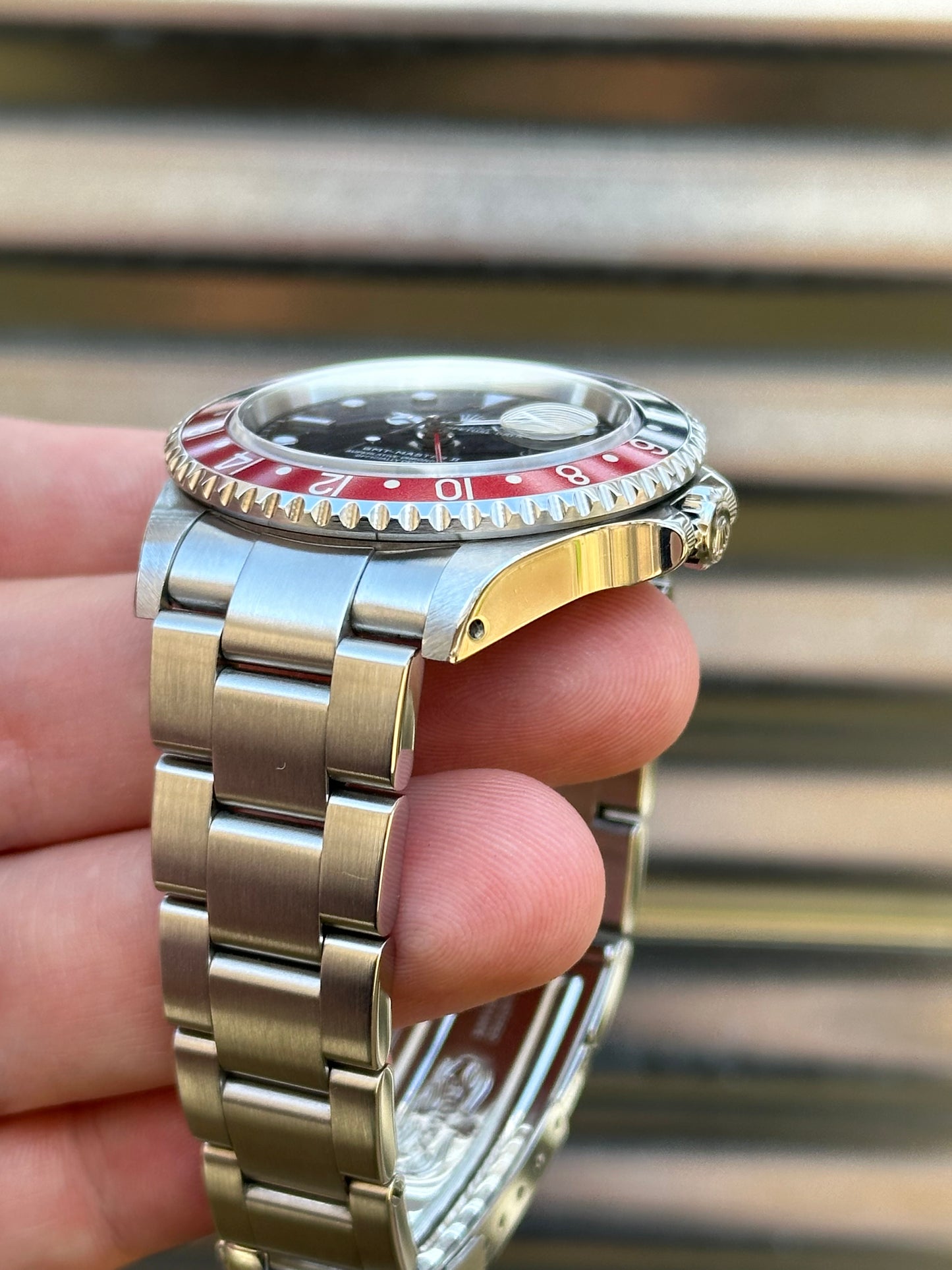 Rolex GMT Master II “Pepsi” 40mm Ref.16710 Year 2000 Box & Papers