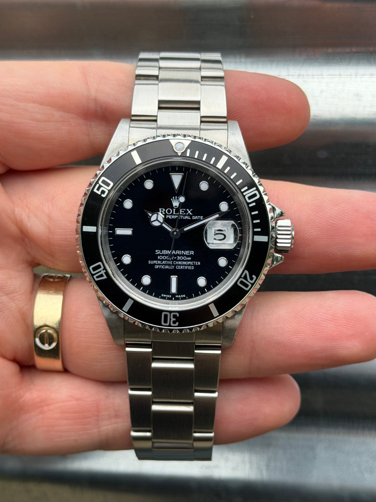 Rolex Submariner Date 40mm Ref.16610 Box & Papers