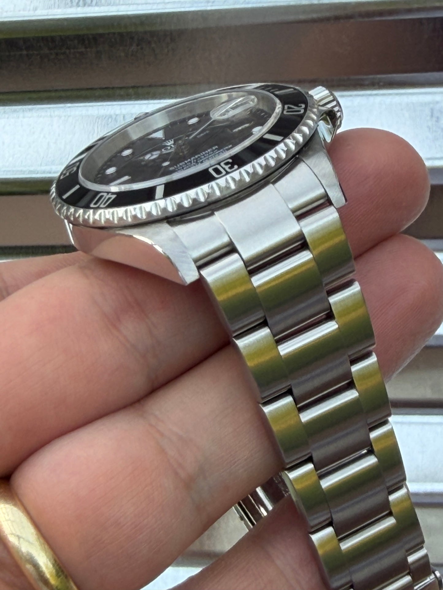 Rolex Submariner Date 40mm Ref.16610 Box & Papers