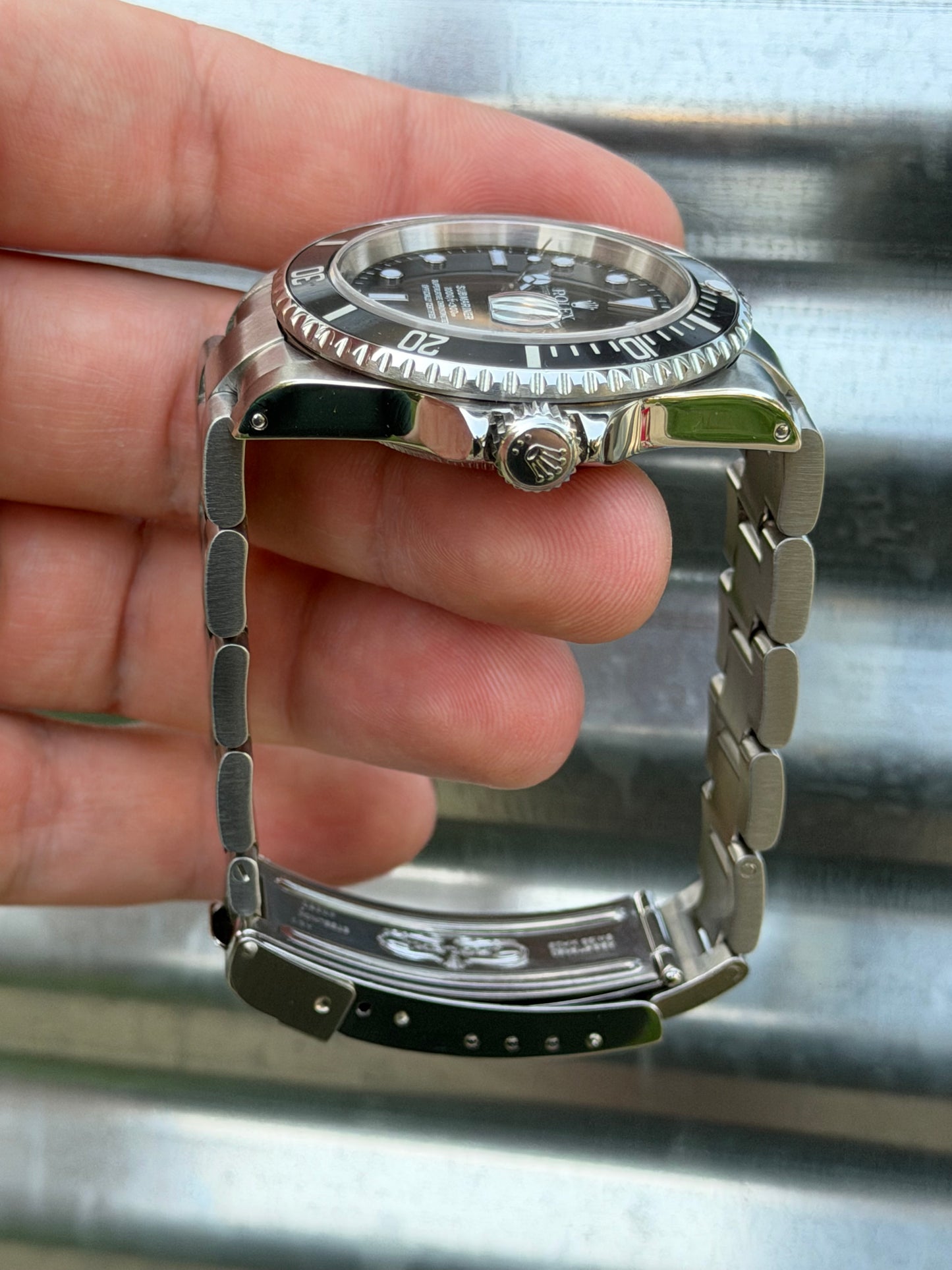 Rolex Submariner Date 40mm Ref.16610 Box & Papers