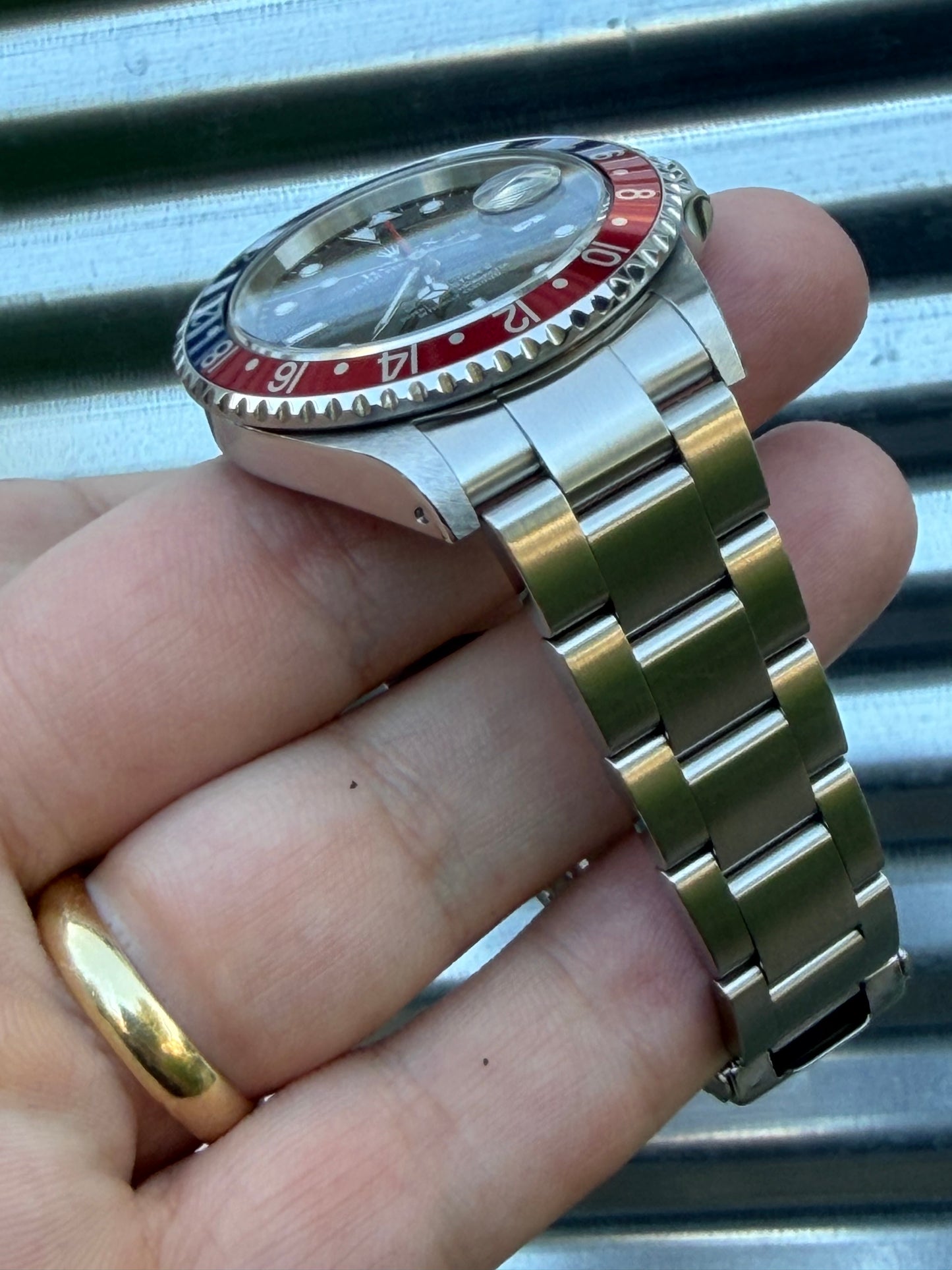 Rolex GMT Master II “Pepsi”40mm Ref.16710 Box & Papers