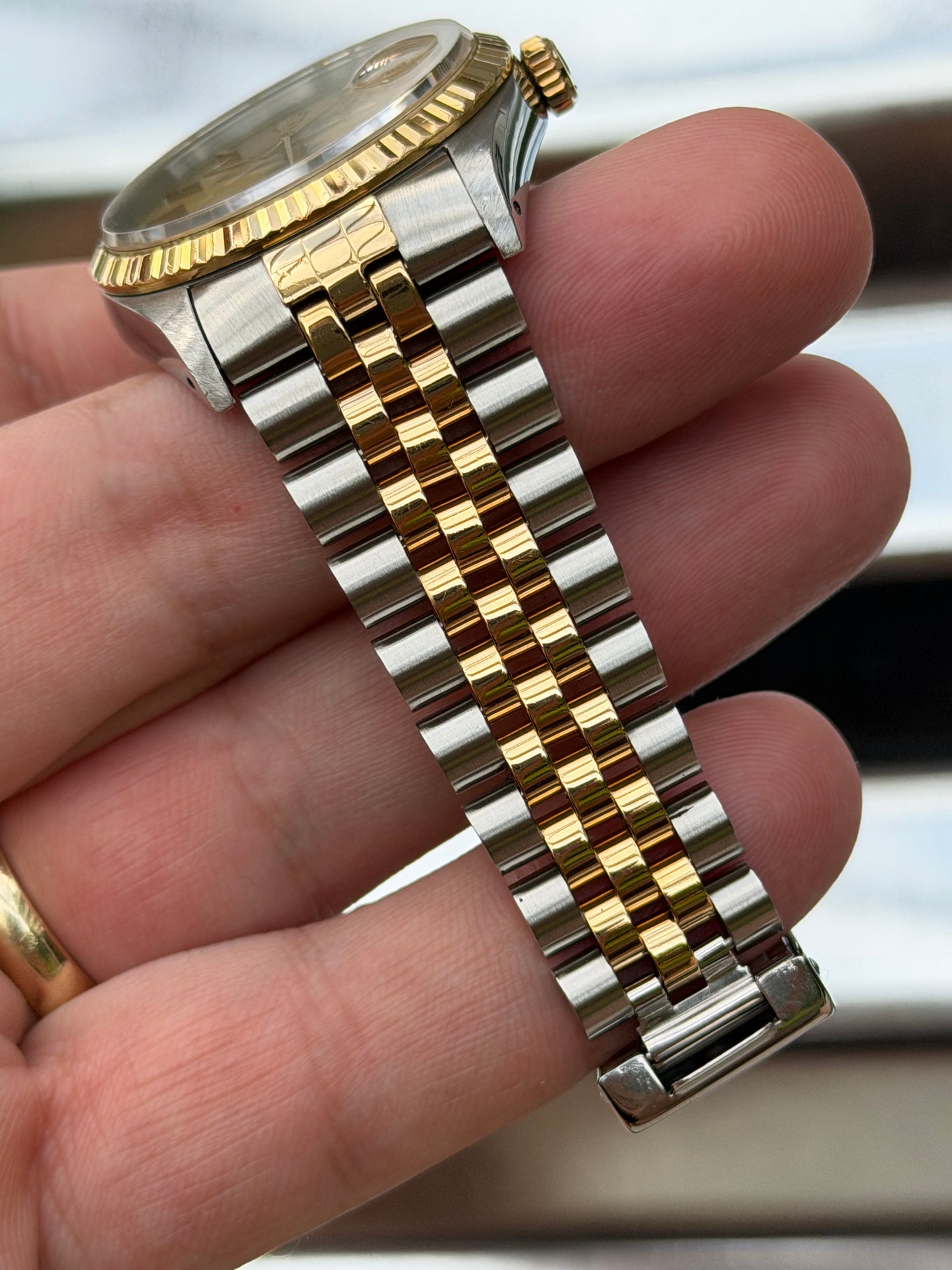 Rolex Datejust “Champagne Dial 36mm Ref.16233 Box & Papers