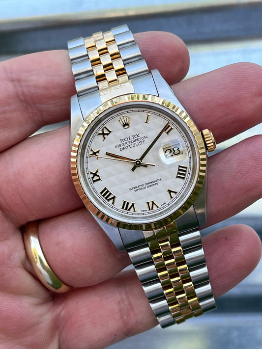 Rolex Datejust Pyramid Dial 36mm Ref.16233 Box & Papers