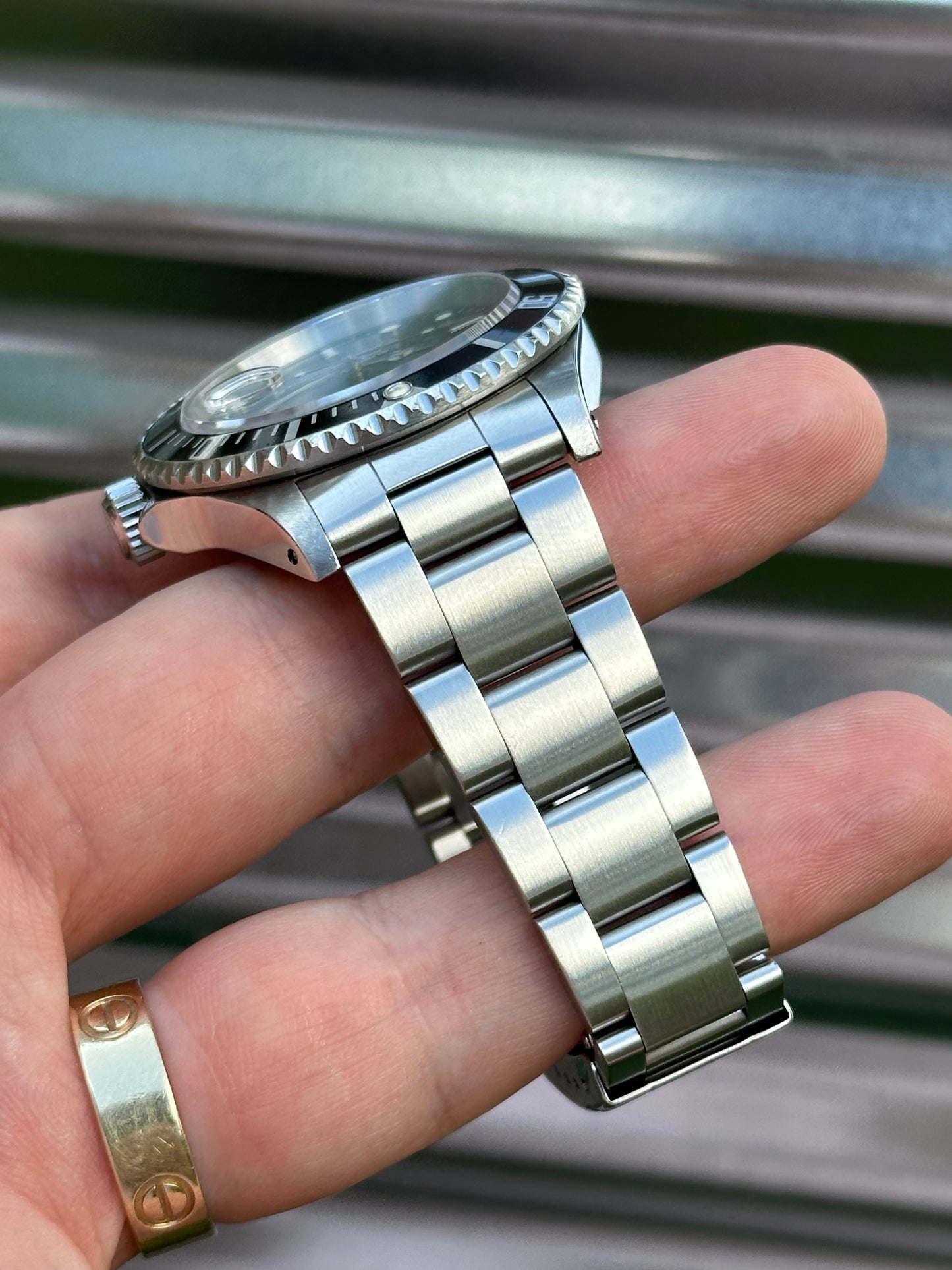 Rolex Submariner Date 40mm Ref:16610 Box & Papers