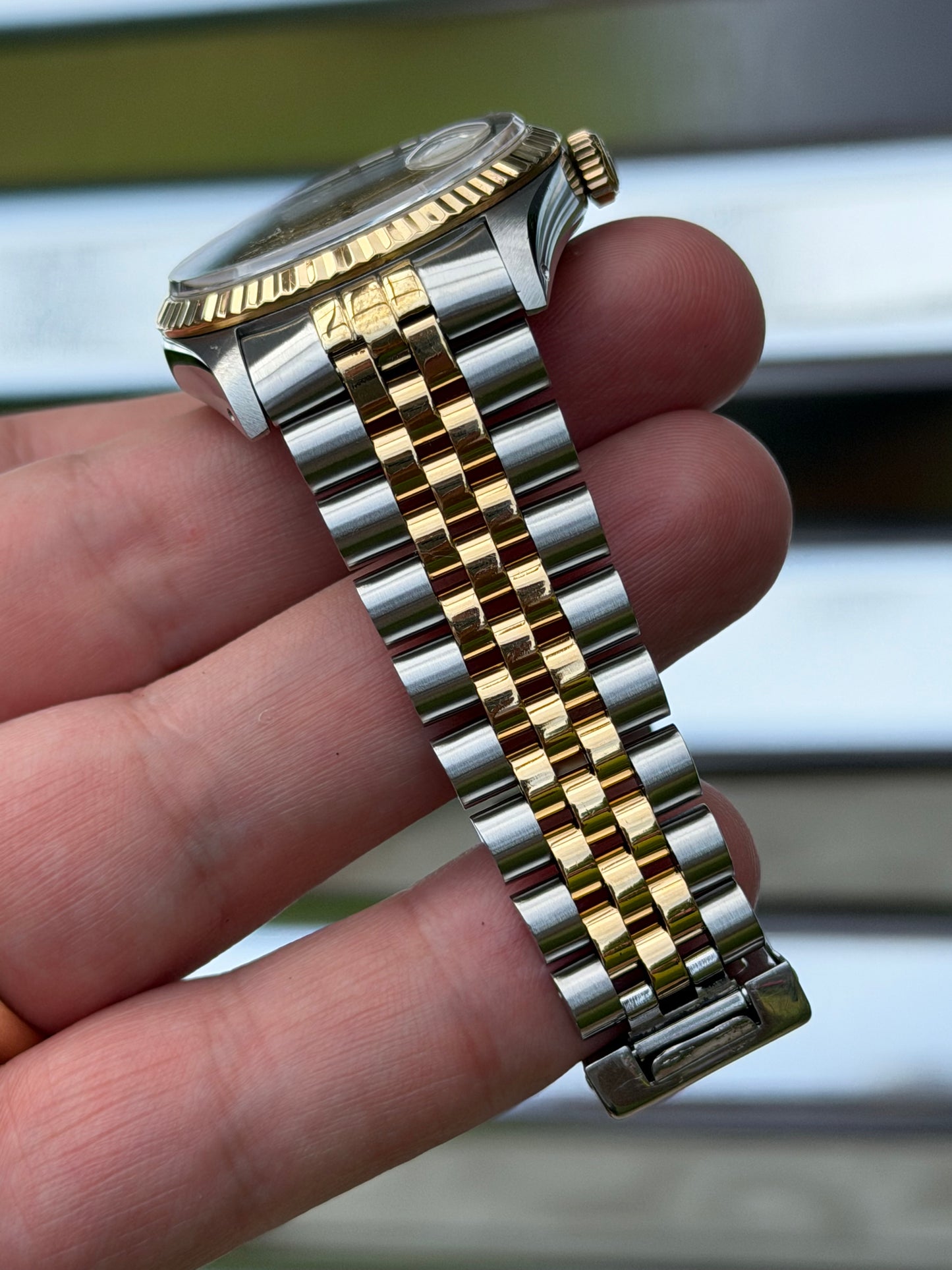 Rolex Datejust “Champagne Roman Numeral Dial”36mm Ref.16233 Box & Papers