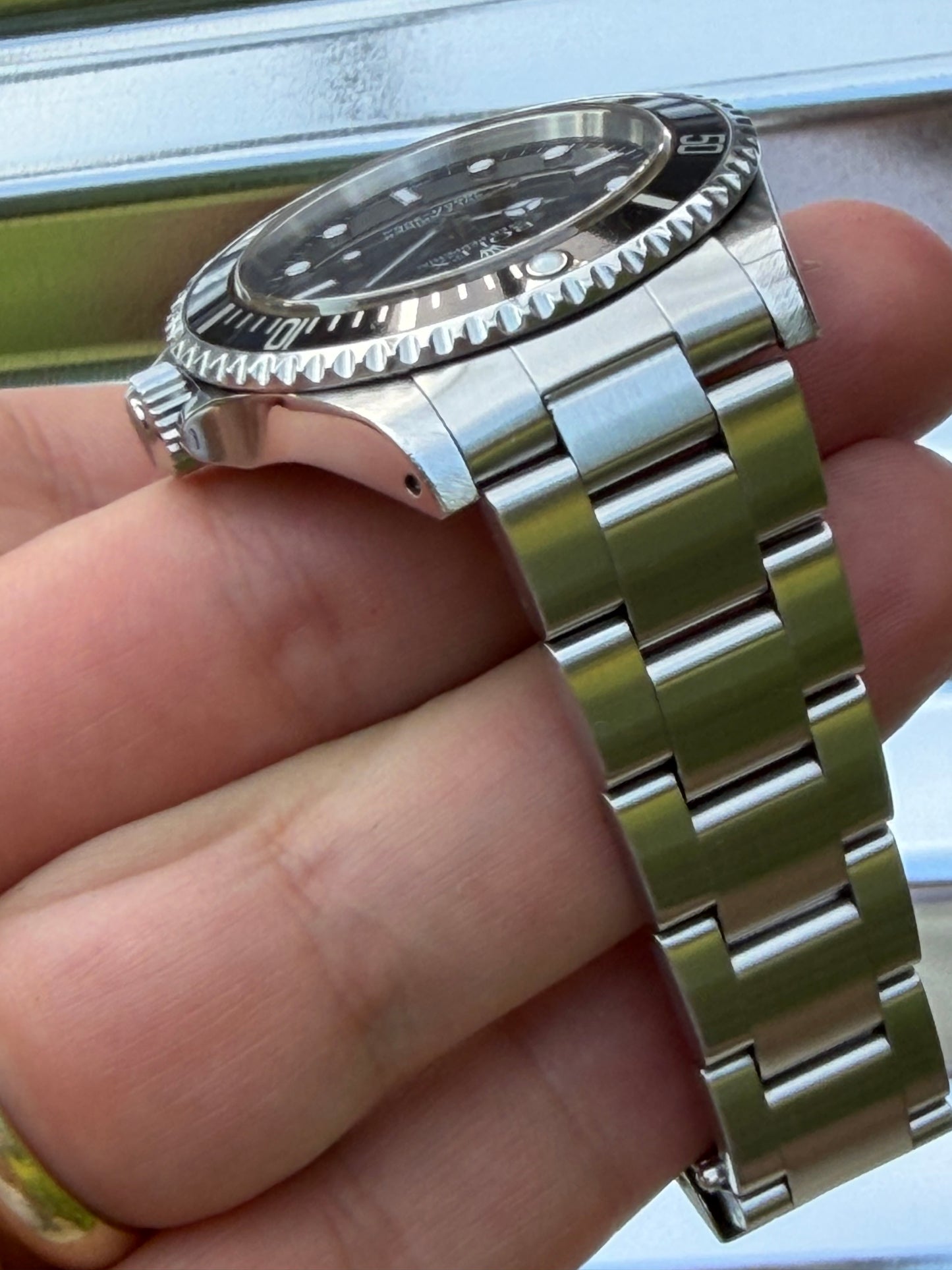 Rolex Submariner No Date 40mm Ref.14060M Box & Papers