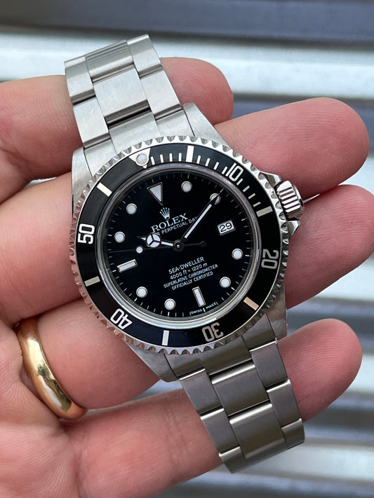 Rolex Sea-Dweller 40mm Ref.16600 Box & Papers