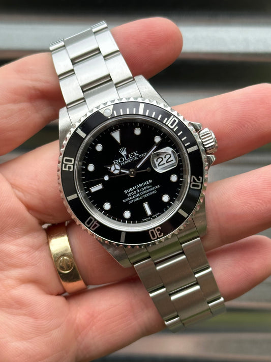 Rolex Submariner Date 40mm Ref.16610 Box & Papers P-Serial