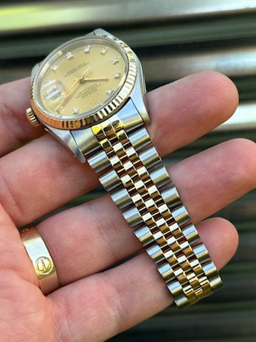 Rolex Datejust 36mm “Champagne Diamond Dial” Ref.16233 Box & Papers