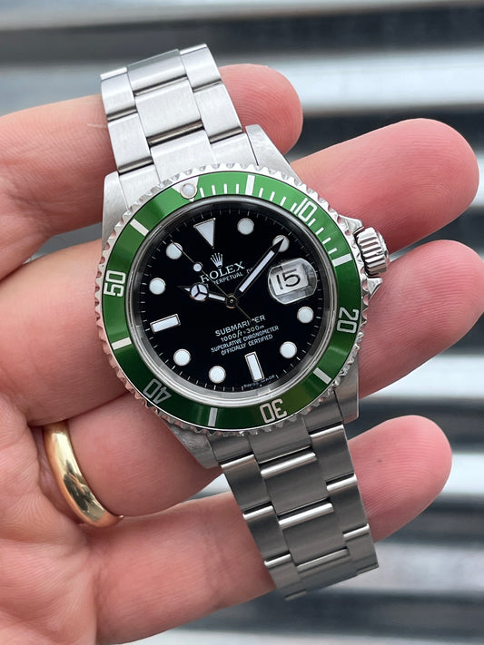 Rolex Submariner Date “Kermit” 40mm Ref.16610LV Box & Papers