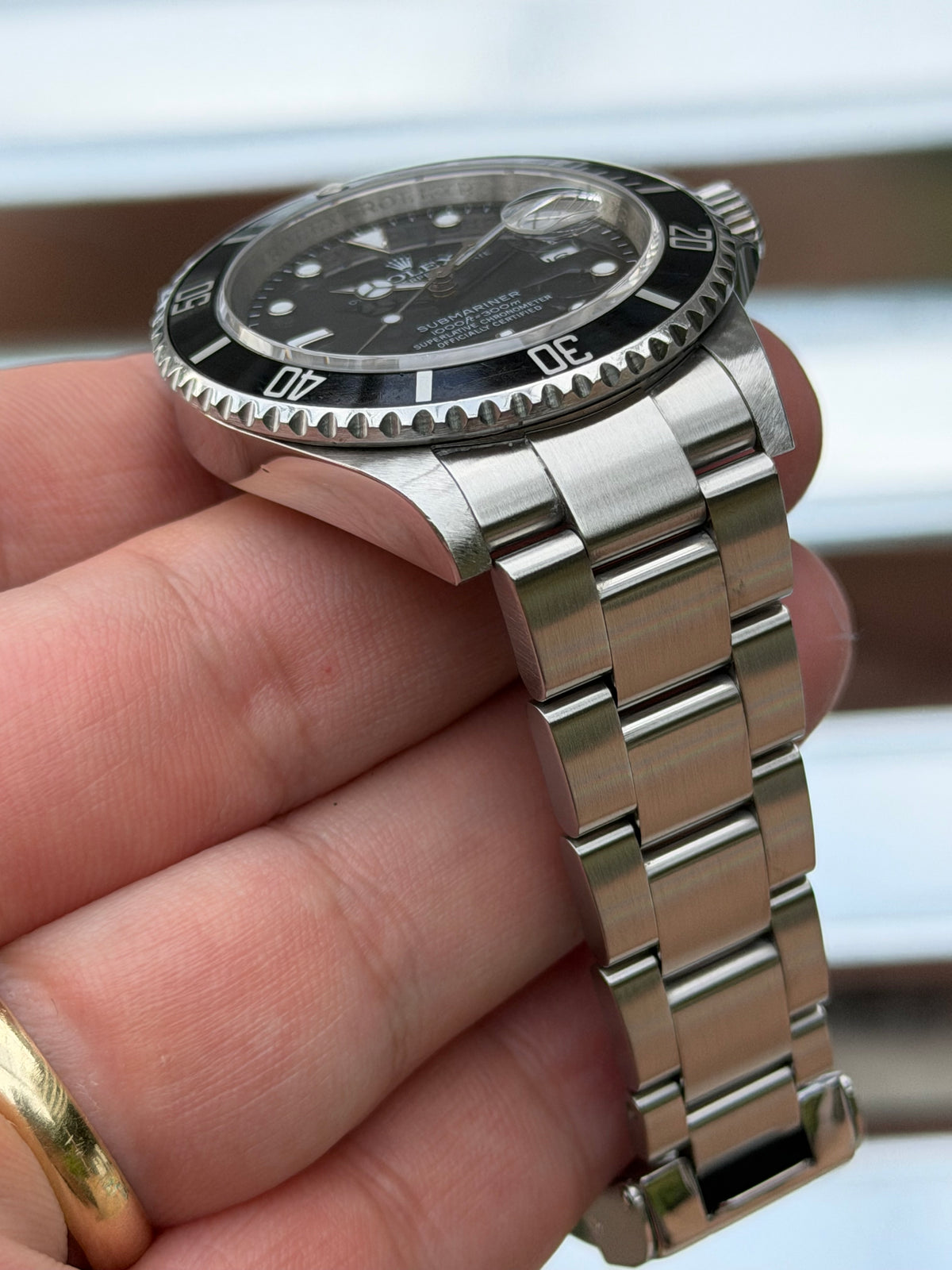 Rolex Submariner Date 40mm Ref.16610 Box & Papers Engraved Rehaut