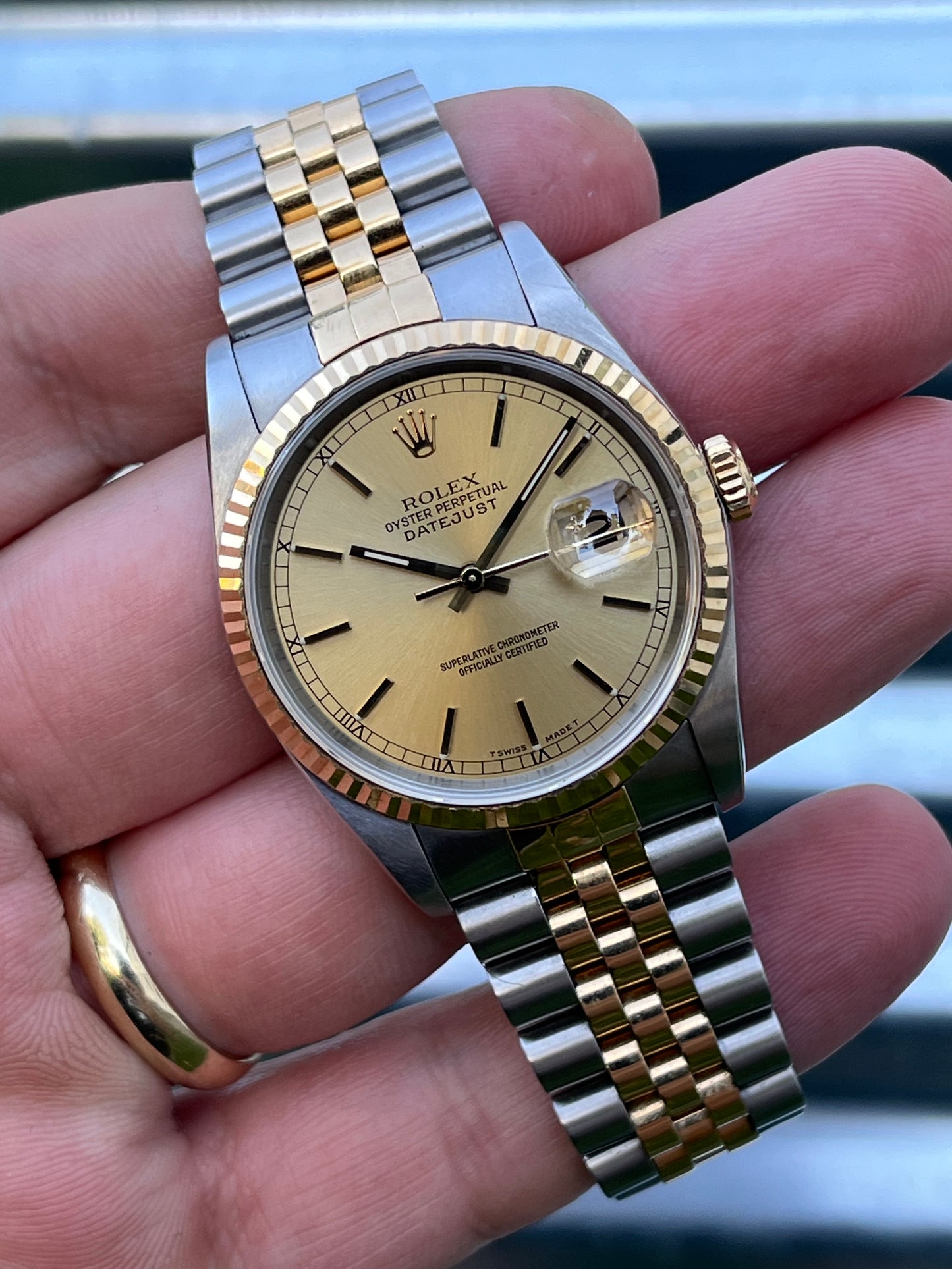 Rolex Datejust 36mm Ref.16233 Box & Papers “Champagne Dial”