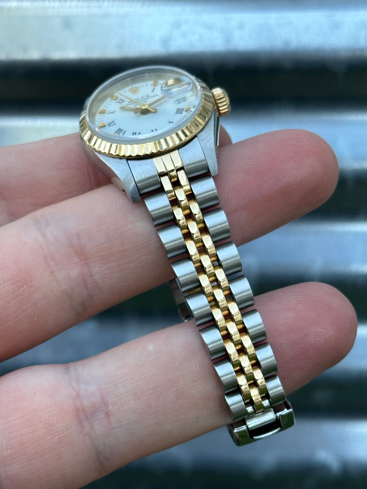 Rolex Ladies Datejust 26mm Ref.69173 Box & Papers