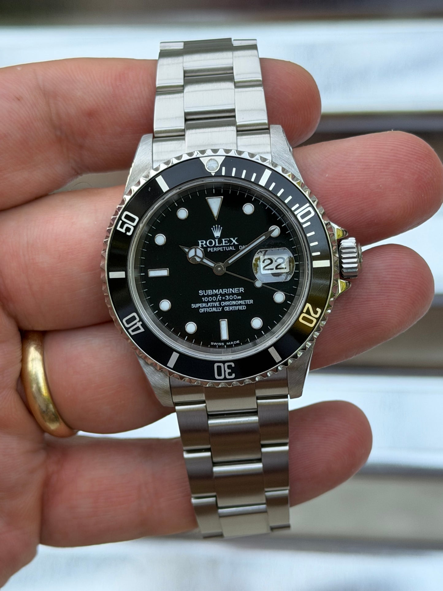 Rolex Submariner Date 40mm Ref.16610 Box & Papers