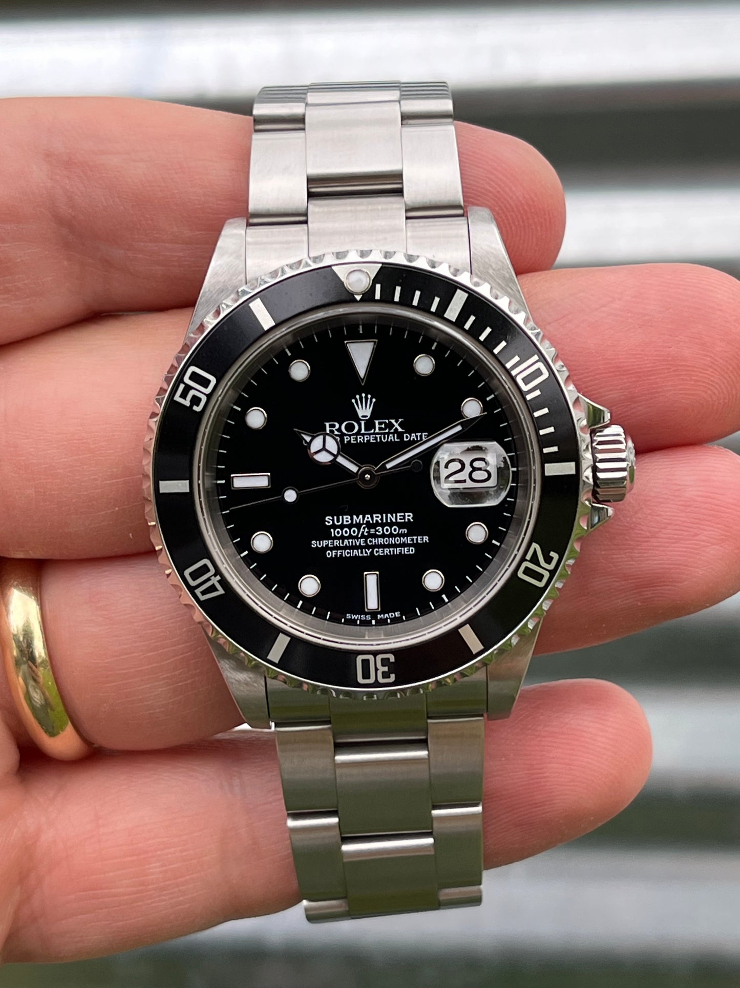 Rolex Submariner Date 40mm Ref.16610 Box & Papers