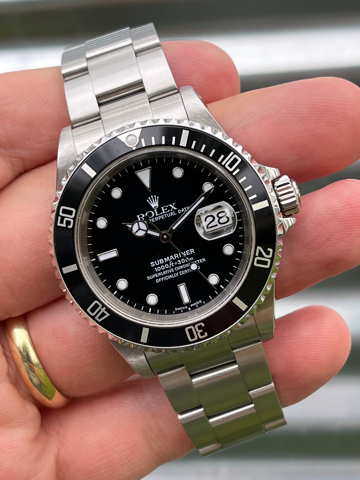 Rolex Submariner Date 40mm Ref.16610 Box & Papers