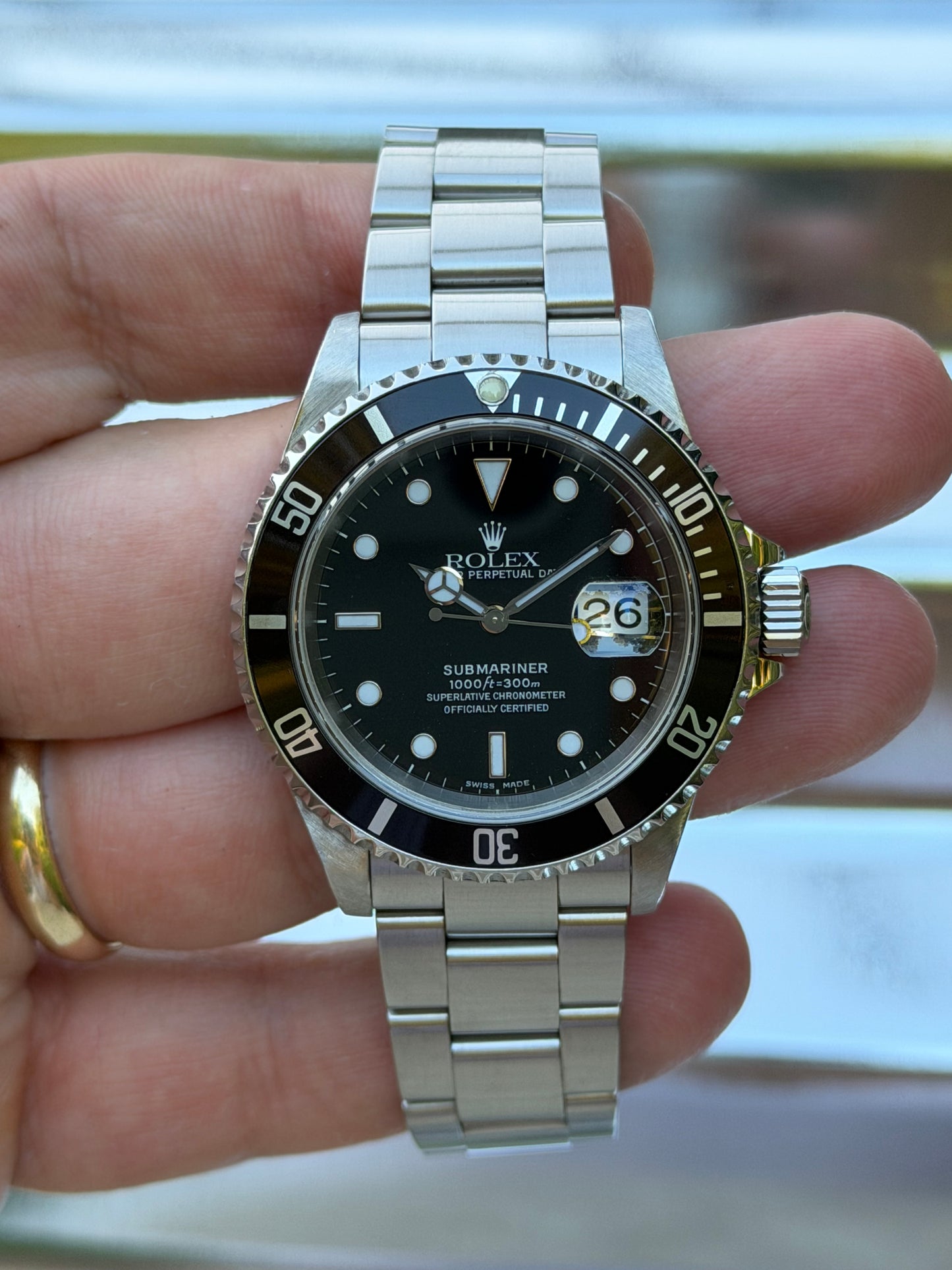 Rolex Submariner Date 40mm Ref.16610 Box & Papers