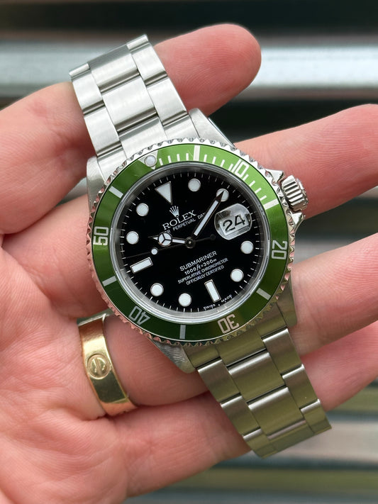Rolex Submariner Date “Kermit” 40mmm Ref.16610LV Box & Card