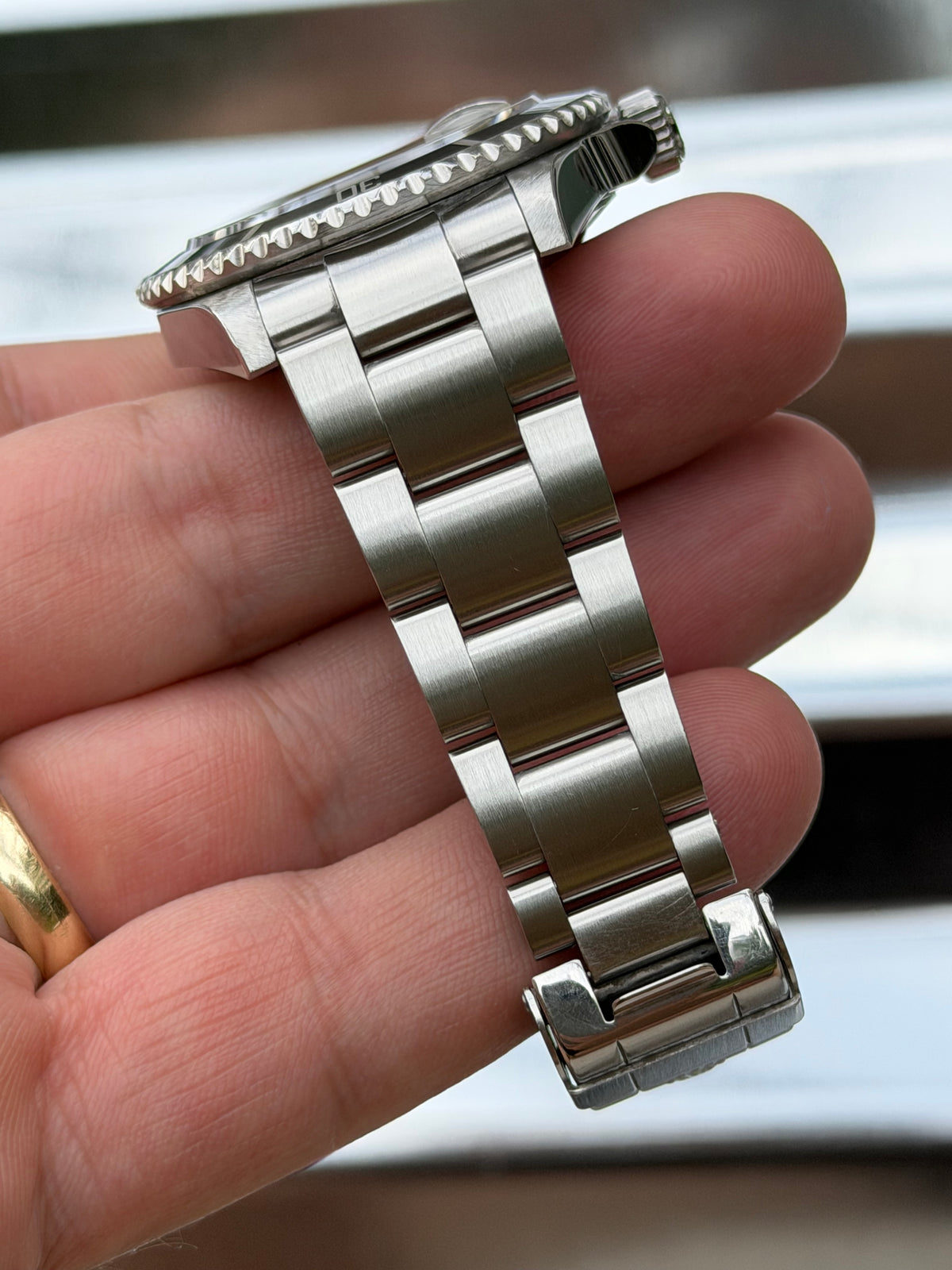 Rolex Submariner Date 40mm Ref.16610 Box & Papers Engraved Rehaut