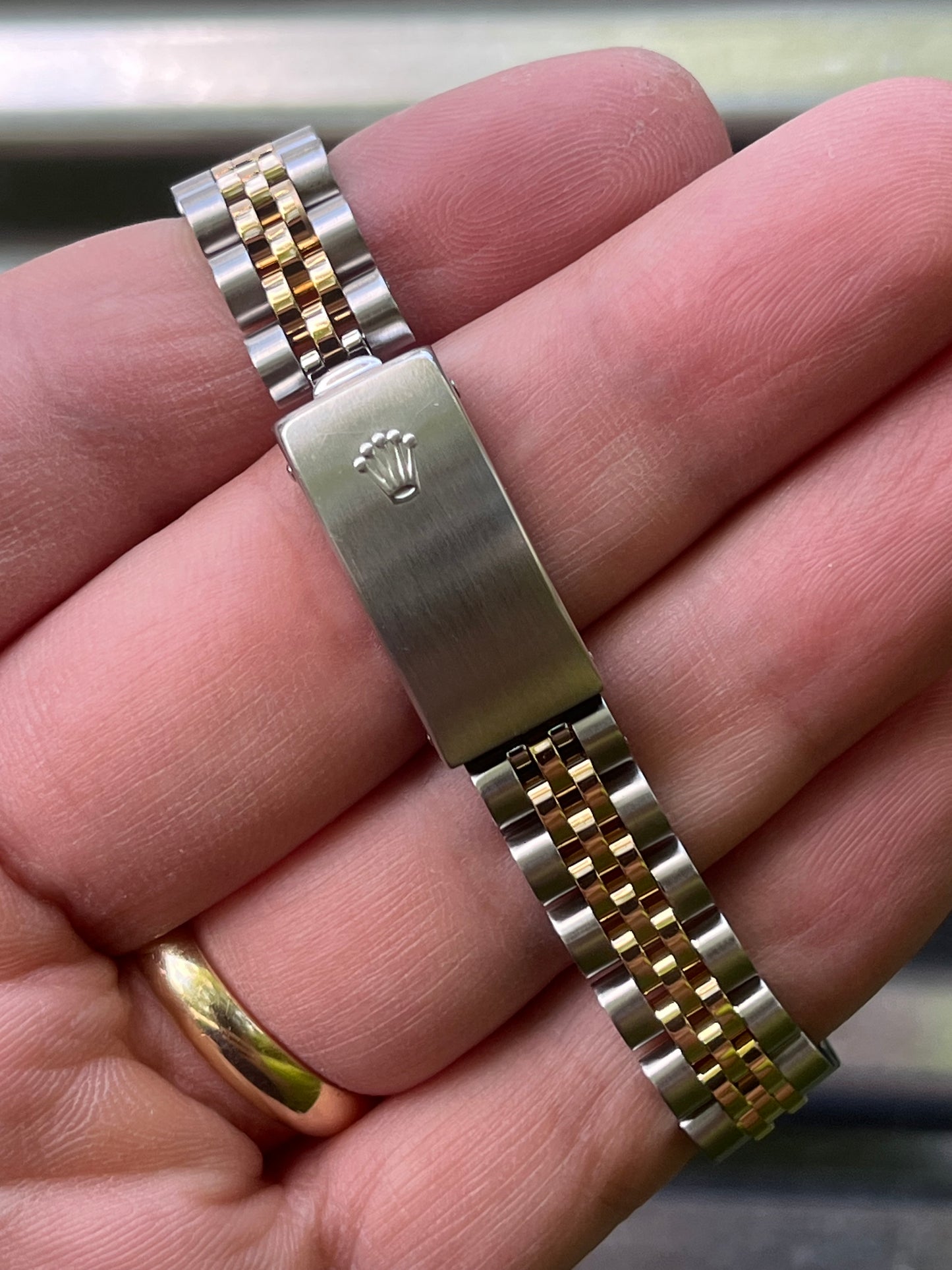 Rolex Ladies Datejust 26mm Ref.69173 Box & Papers “Champagne Diamond Dial”