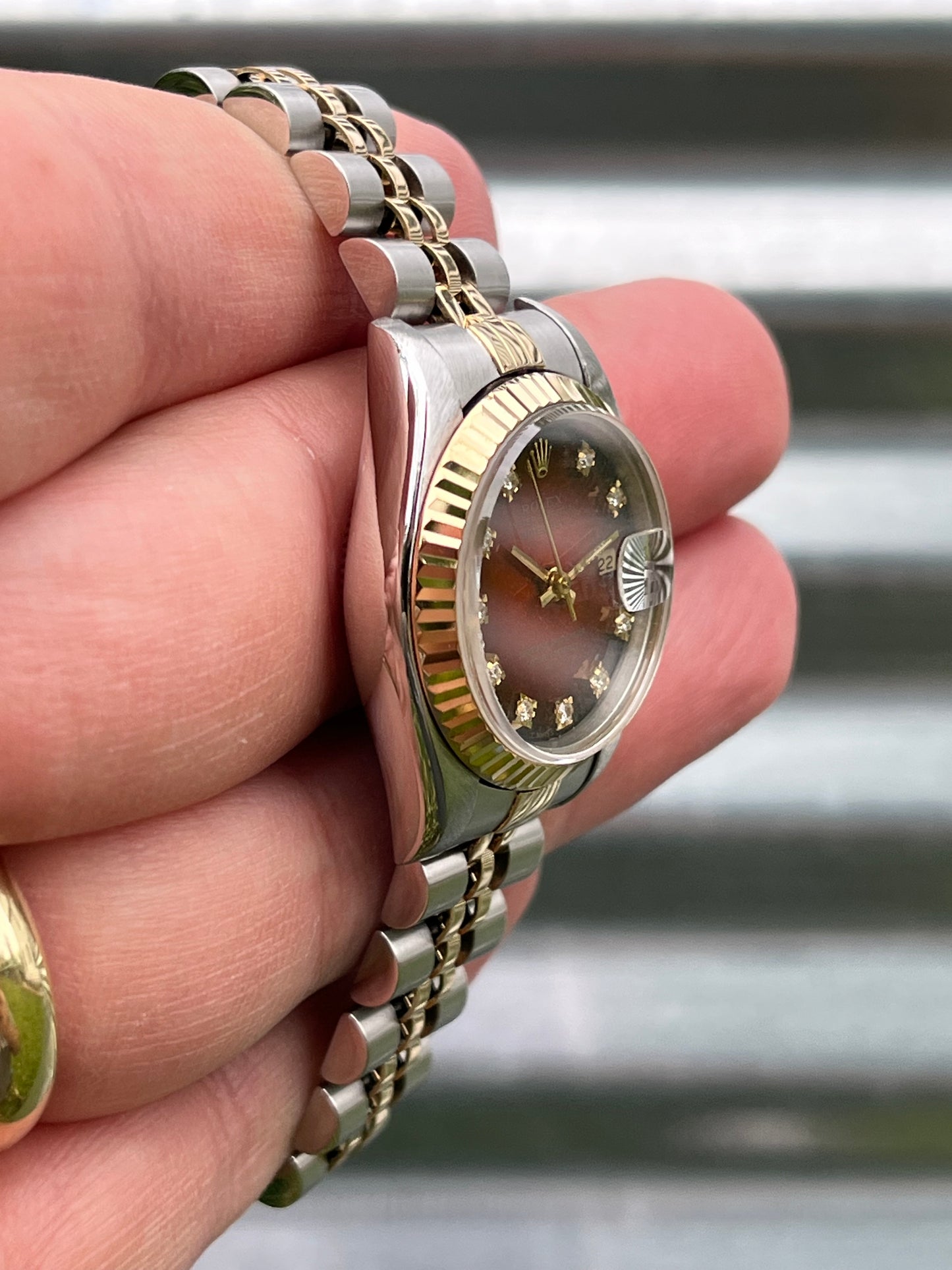 Rolex Lady Datejust “Red Vignette Diamond Dial”26mm Ref.69173 Box & Papers