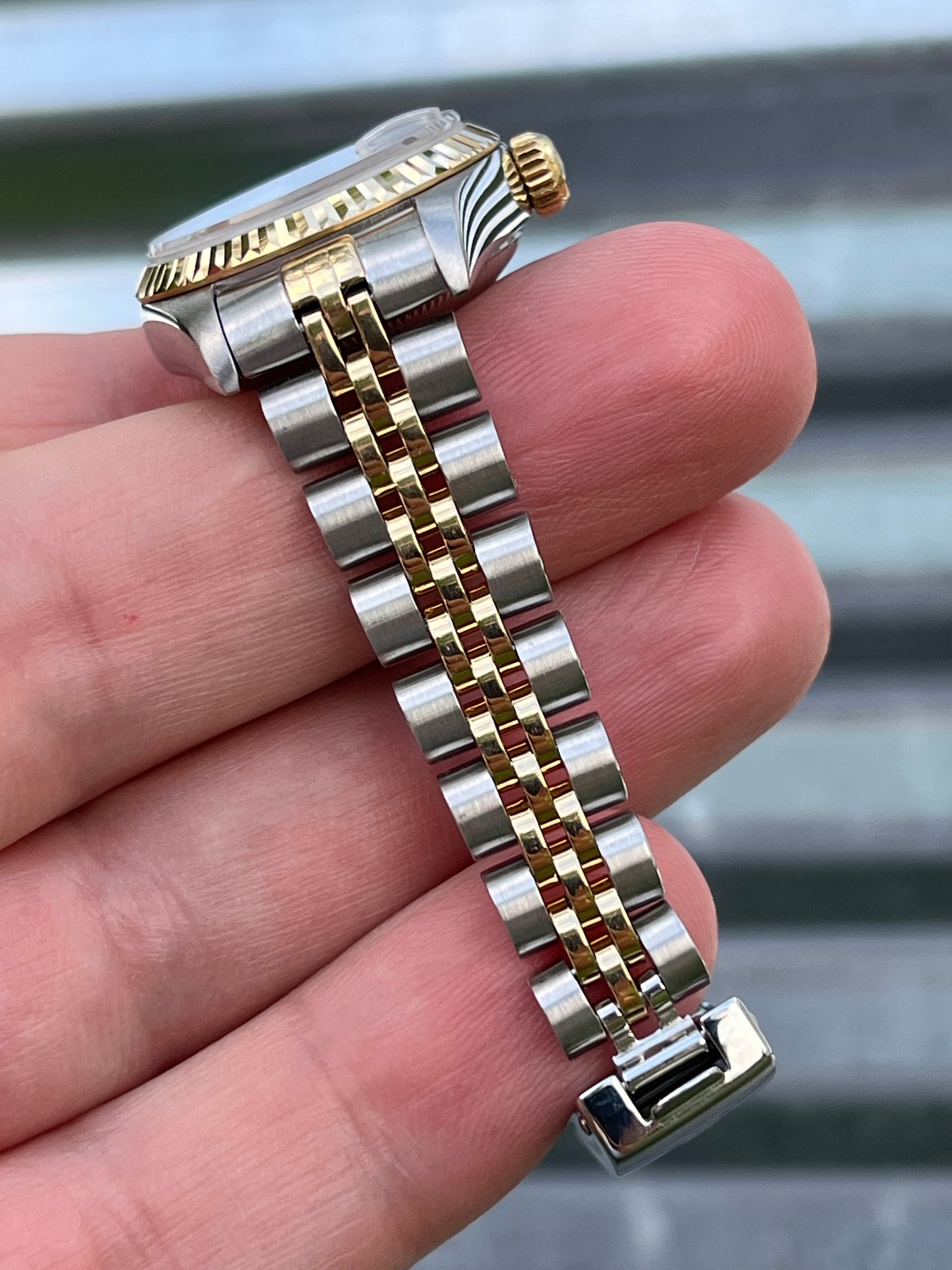 Rolex Lady Datejust 26mm Ref.69173 Box & Papers “Blue Vignette Diamond Dial”