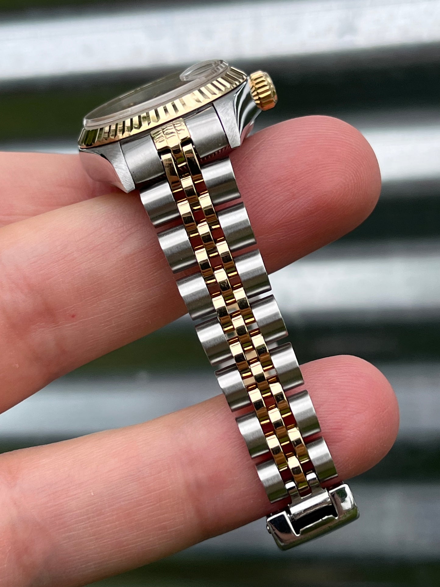 Rolex Lady Datejust “Red Vignette Diamond Dial”26mm Ref.69173 Box & Papers